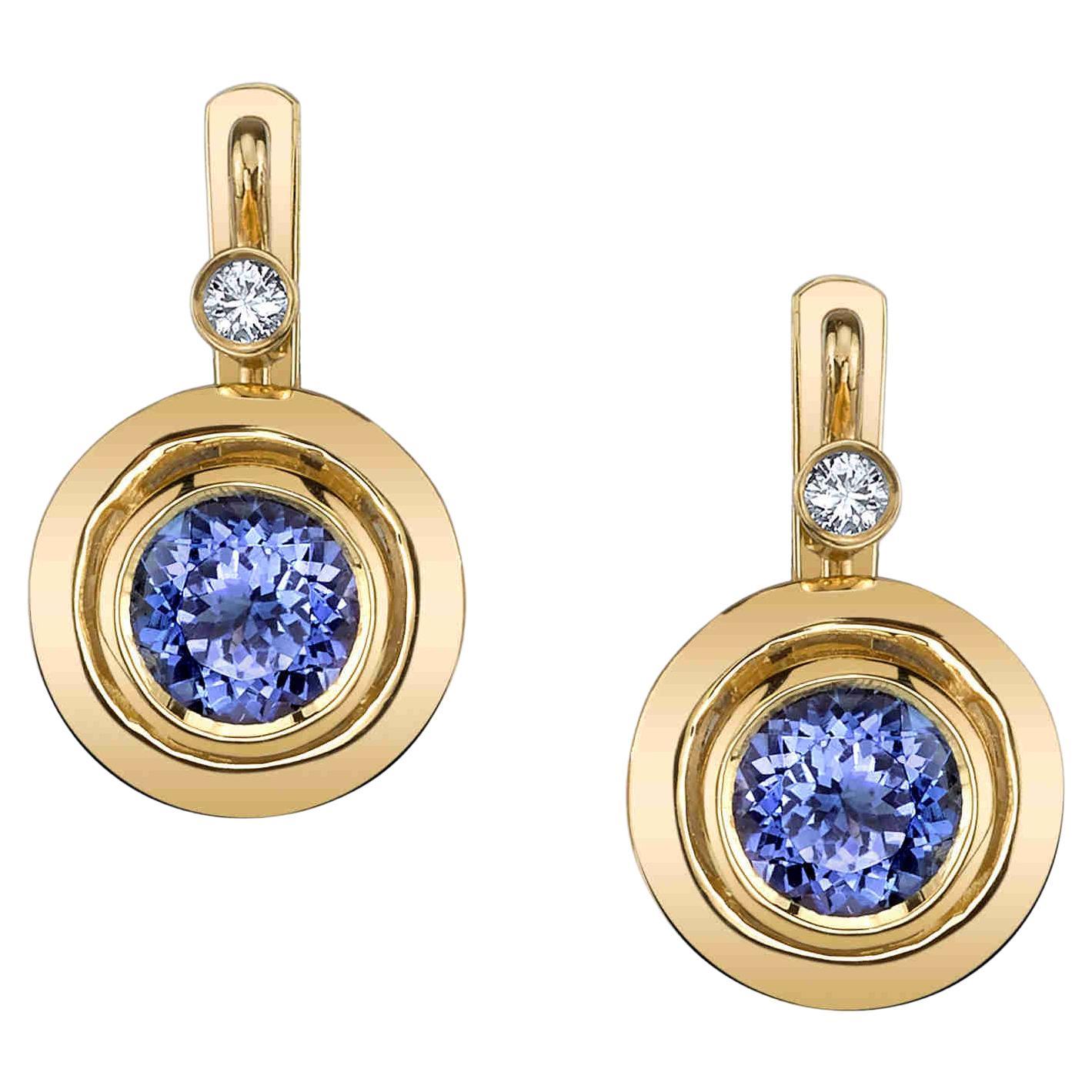 Boucles d'oreilles pendantes en or jaune 18k avec tanzanite et diamant   en vente