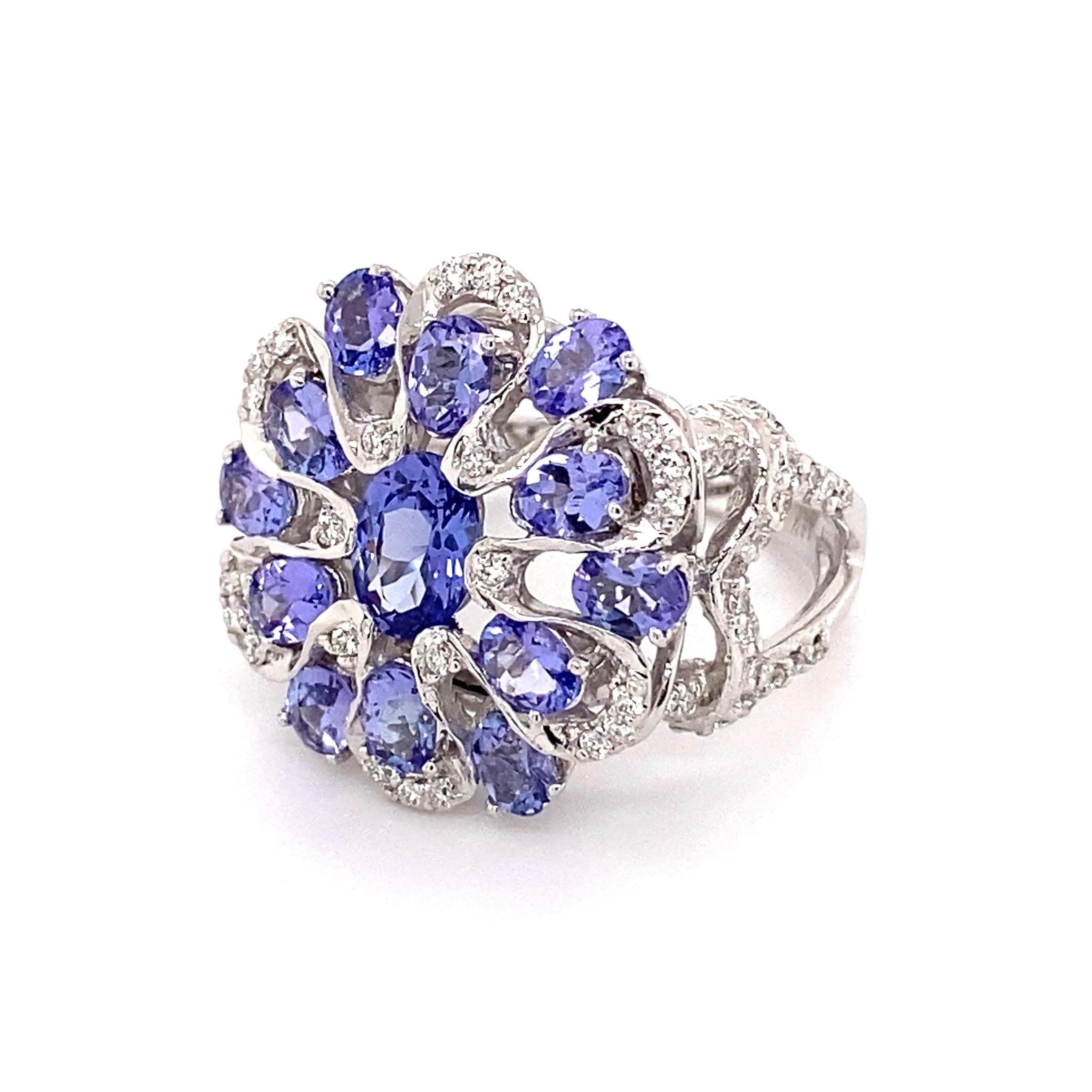 Mixed Cut Vintage Tanzanite and Diamond Gold Cluster Ring Estate Fine Jewelry For Sale