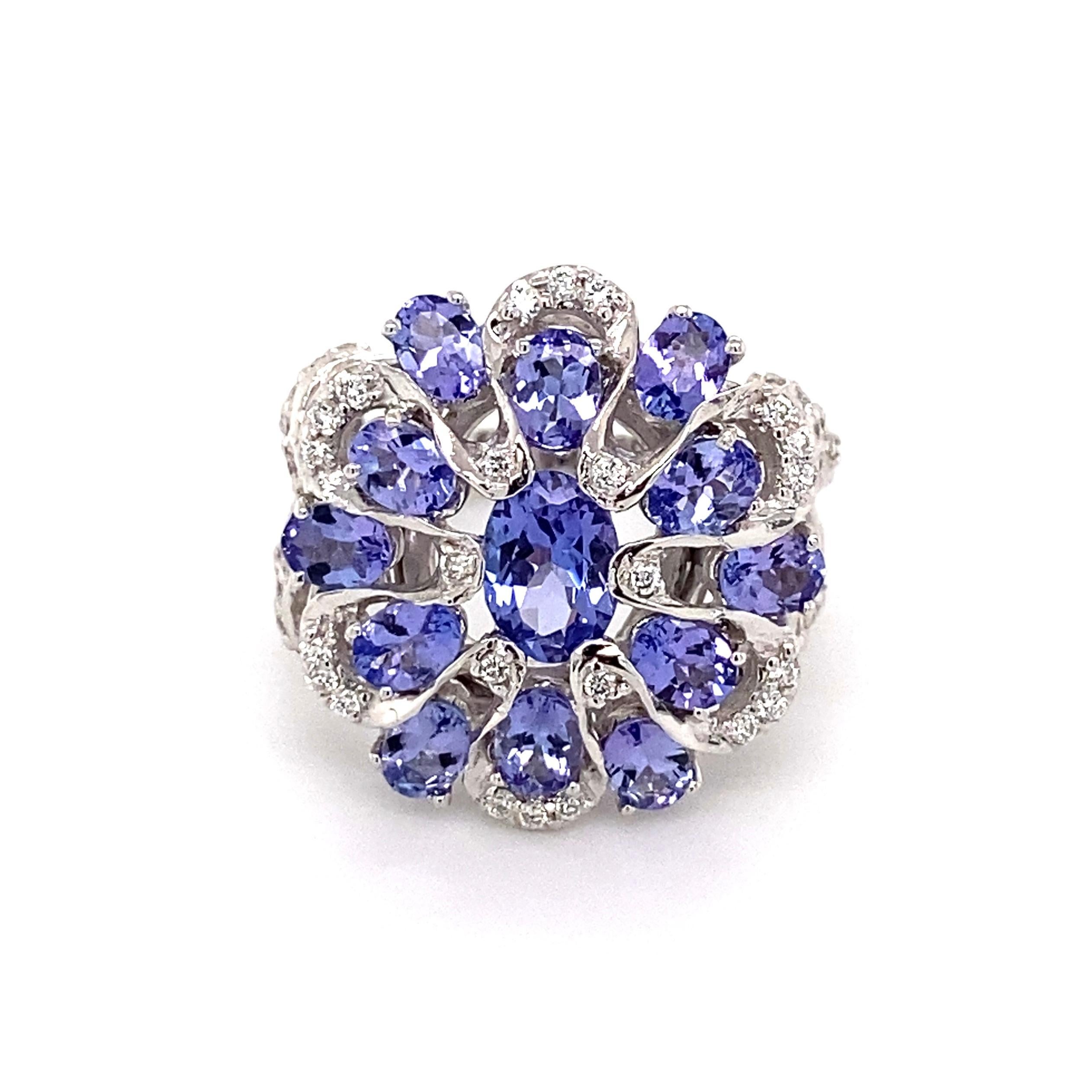 Vintage Tanzanite and Diamond Gold Cluster Ring Estate Fine Jewelry For Sale 2