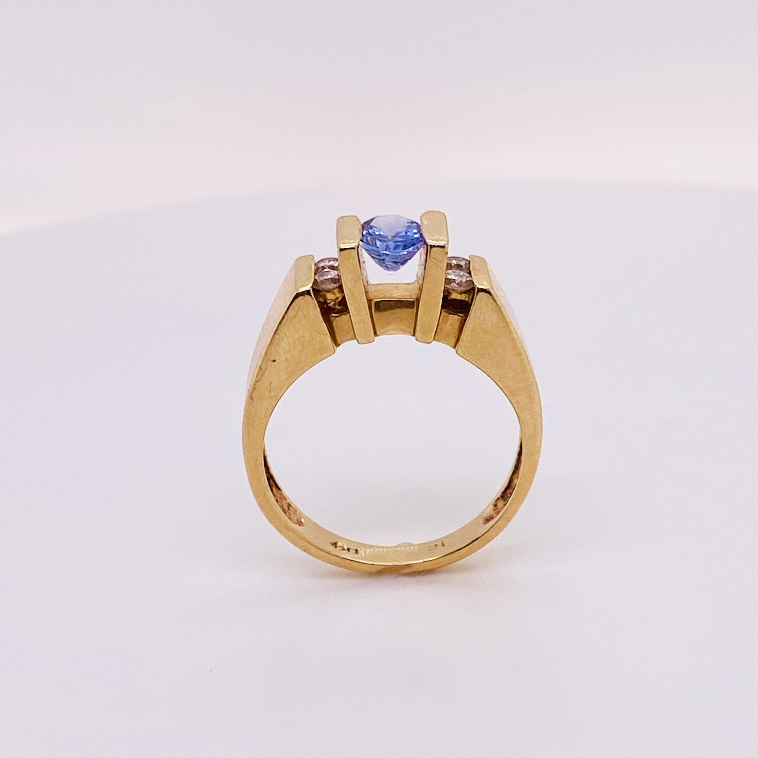 Contemporary Tanzanite and Diamond Gold Ring in 14k Yellow Gold 0.50 carat Tanzanite For Sale