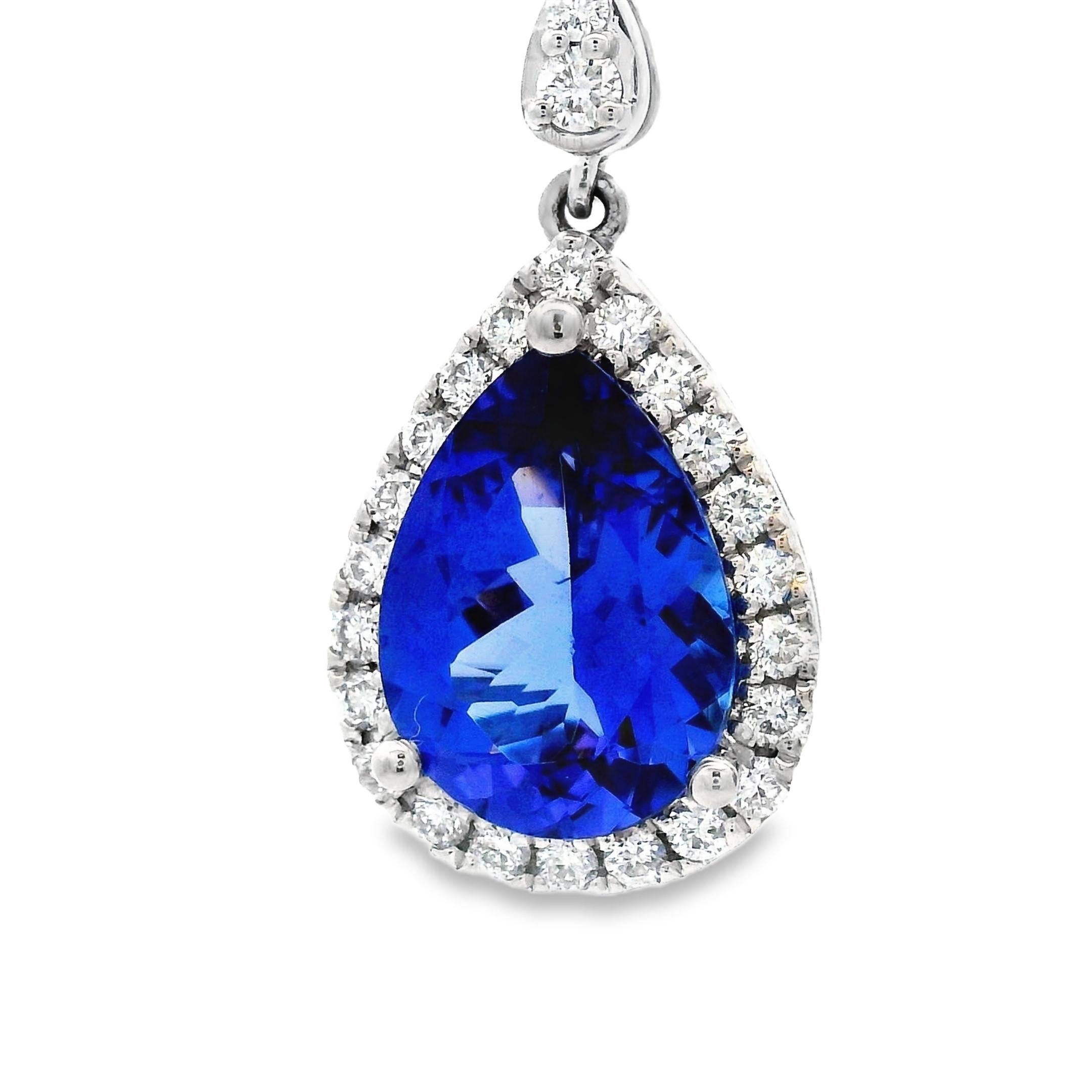 Tanzanite and Diamond Halo Drop Earrings 5.20 Carats in 14K White Gold im Zustand „Neu“ im Angebot in New York, NY