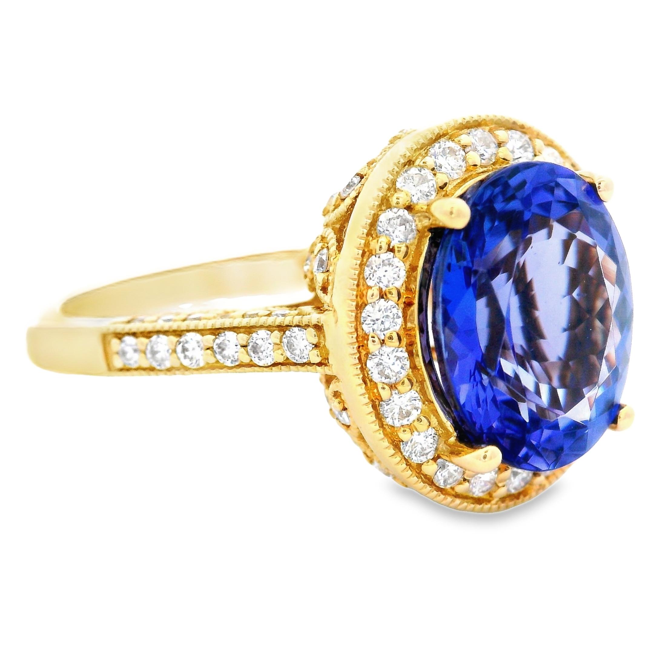 Tanzanite and Diamond Halo Ring, 2.78ct in 14K Yellow Gold Size 7 in vendita 4