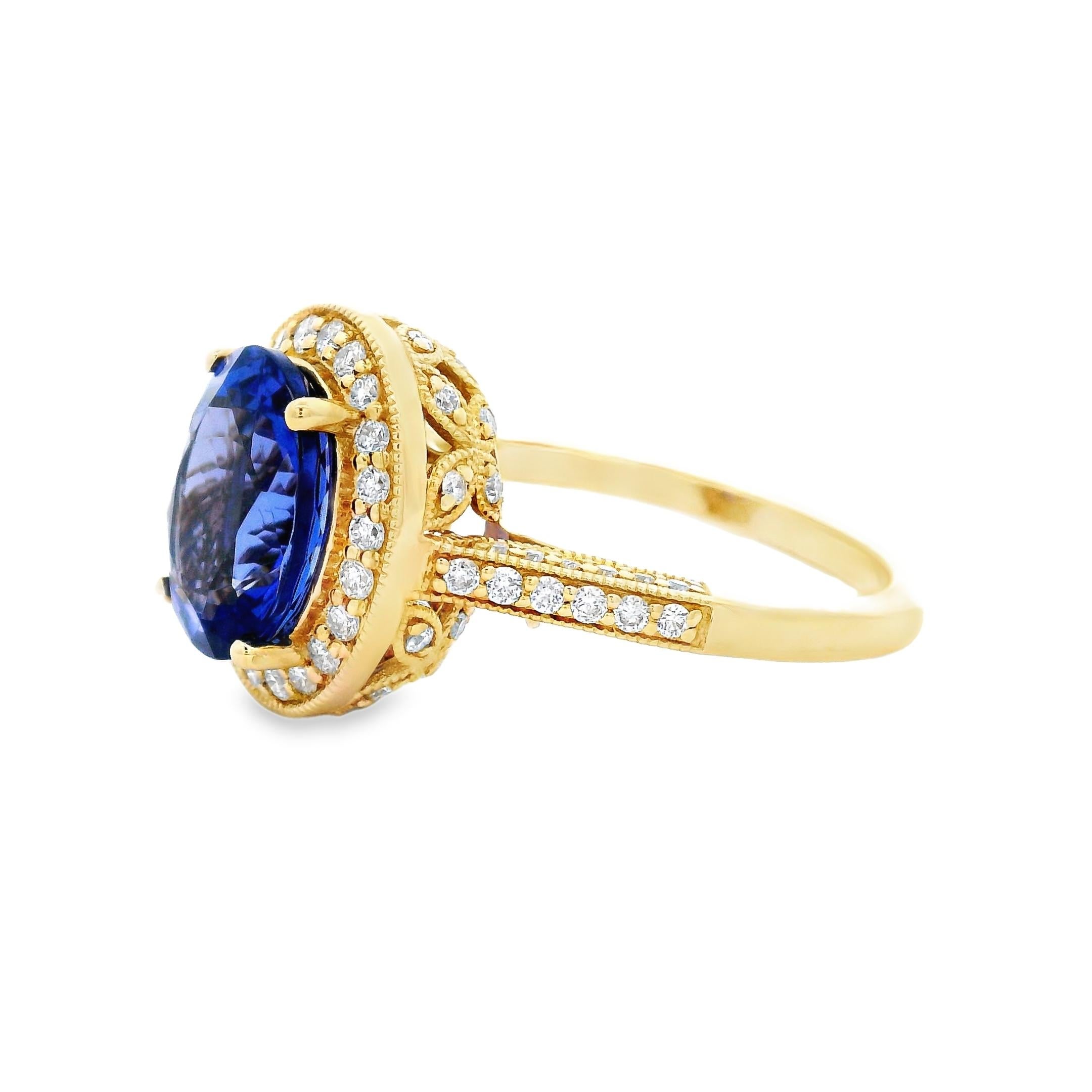 Contemporaneo Tanzanite and Diamond Halo Ring, 2.78ct in 14K Yellow Gold Size 7 in vendita