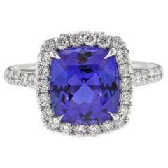 Anillo Halo de Tanzanita y Diamantes de Pampillonia