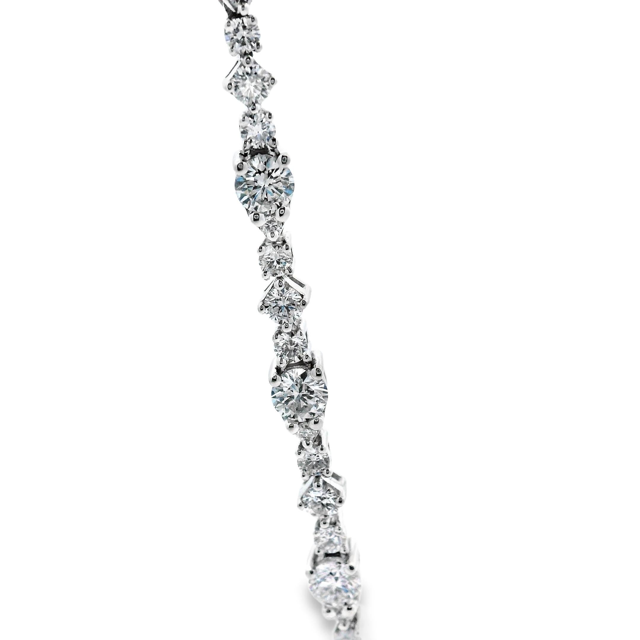 Tanzanite and Diamond Necklace 8.24ct Pear Drop in 14K White Gold 17 Inches In New Condition For Sale In New York, NY