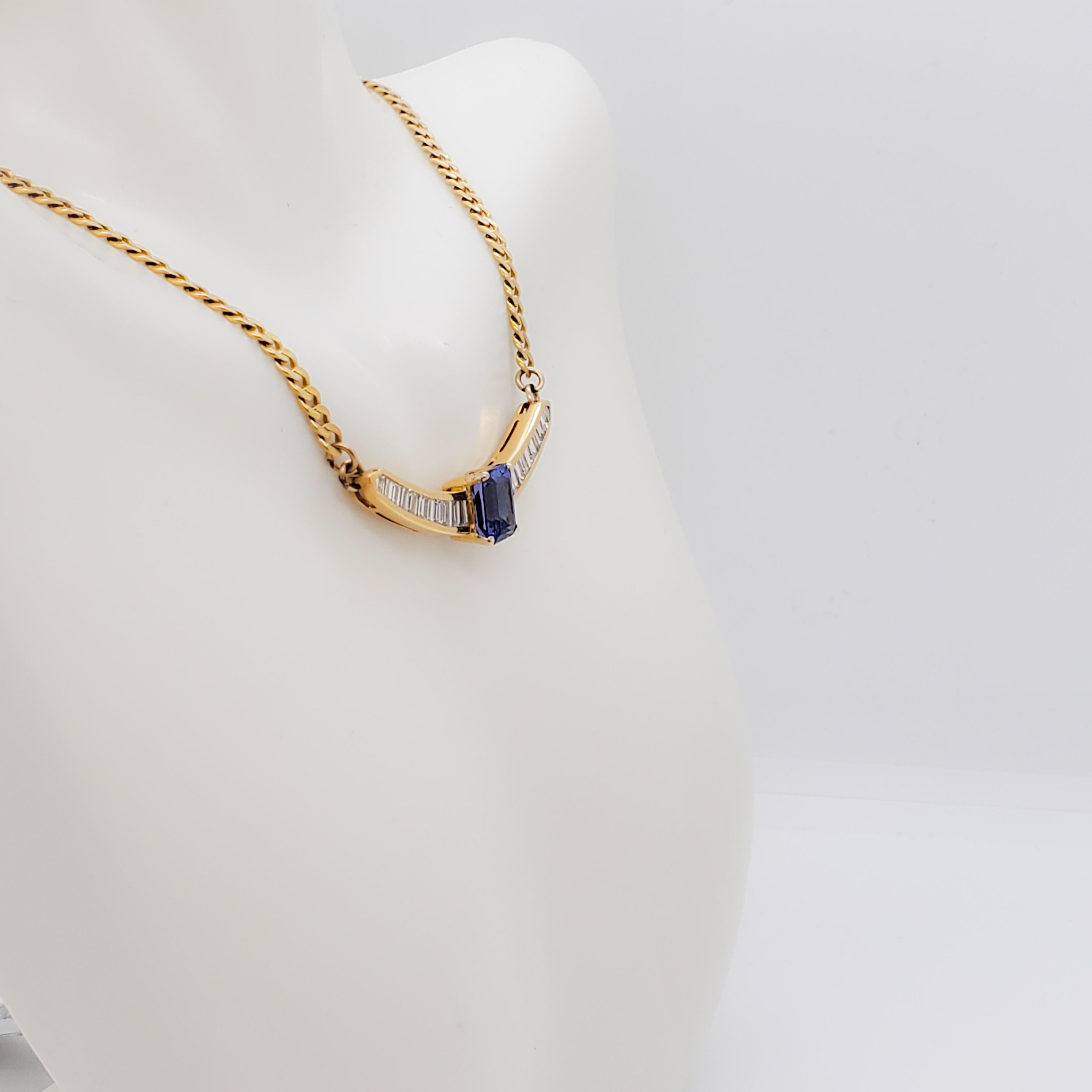 Tanzanite and Diamond Necklace in 18k Yellow Gold In Excellent Condition For Sale In Los Angeles, CA