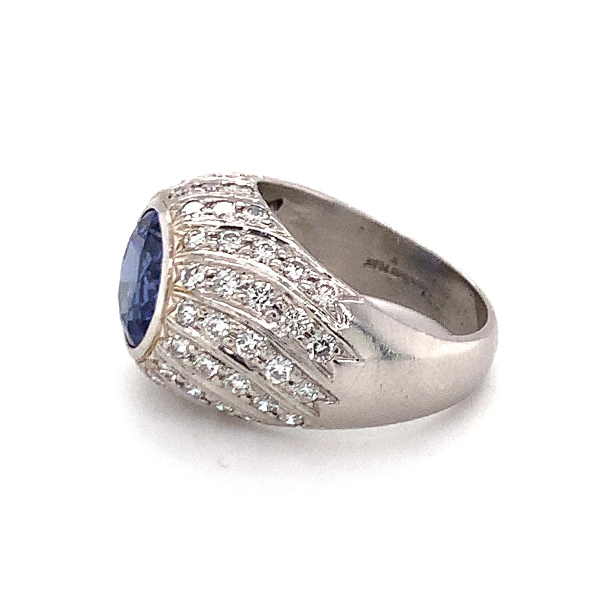 Tanzanite and Diamond Platinum Ring, circa 1970s In Good Condition For Sale In Beverly Hills, CA