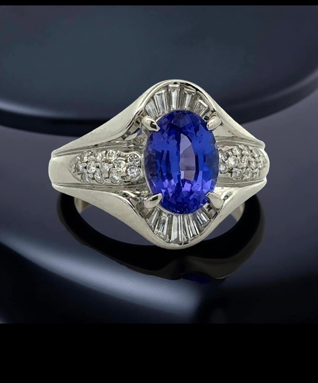 De las mujeres Anillo de tanzanita y diamantes en platino en venta