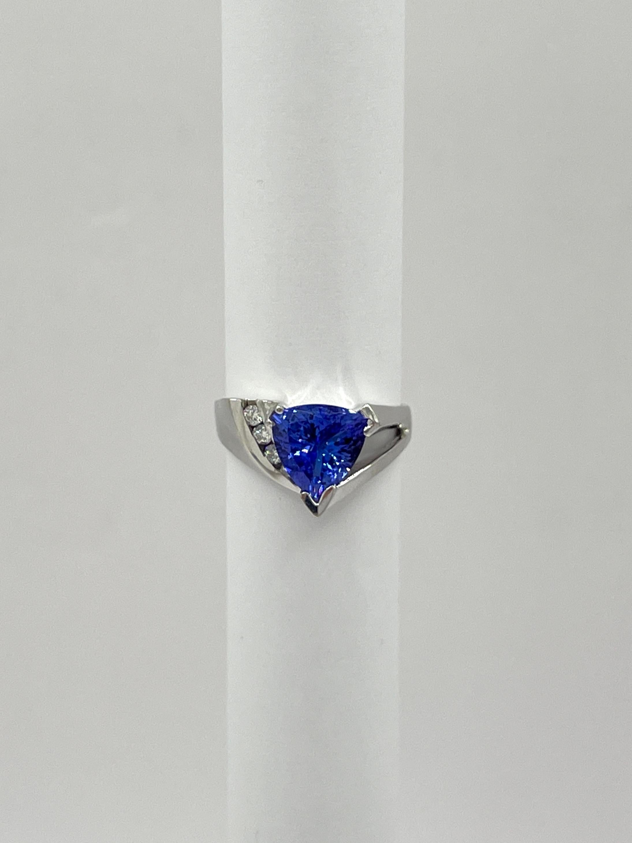 Women's or Men's Tanzanite and Diamond Ring in 14k White Gold For Sale
