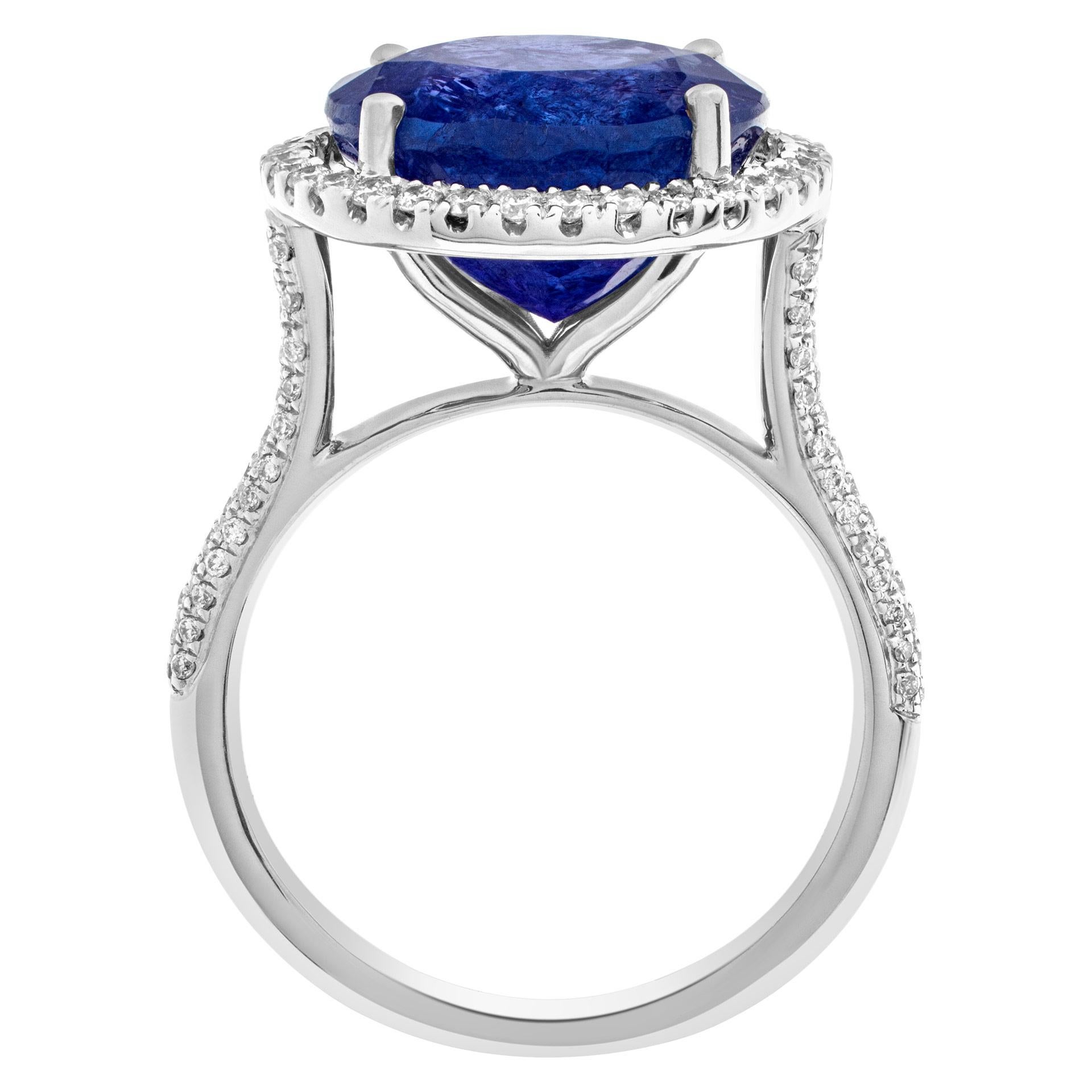 Tanzanite and diamond ring in 18k white gold In Excellent Condition For Sale In Surfside, FL