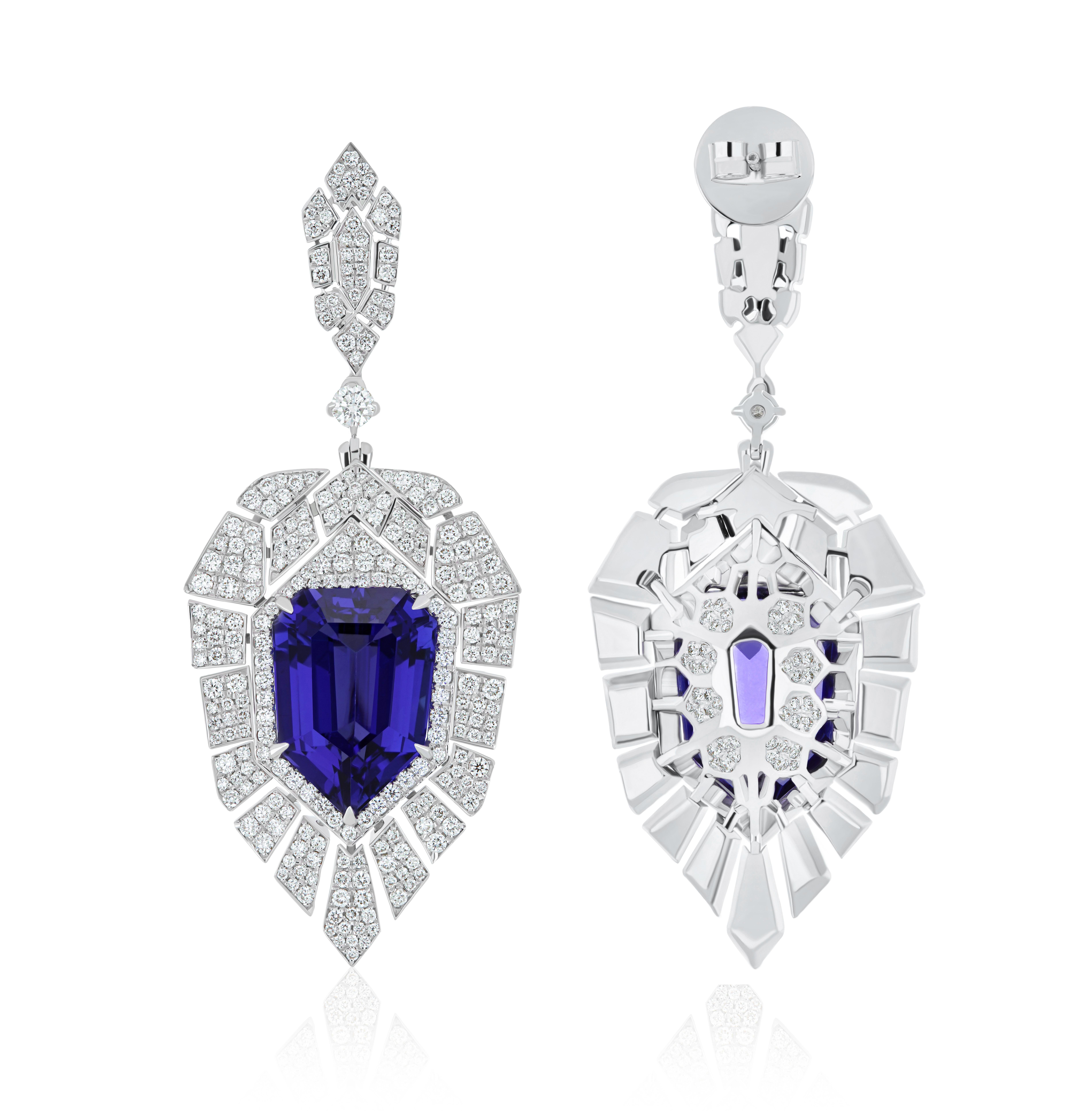 Orecchini tempestati di tanzanite e diamanti in oro bianco 18 carati in vendita 1
