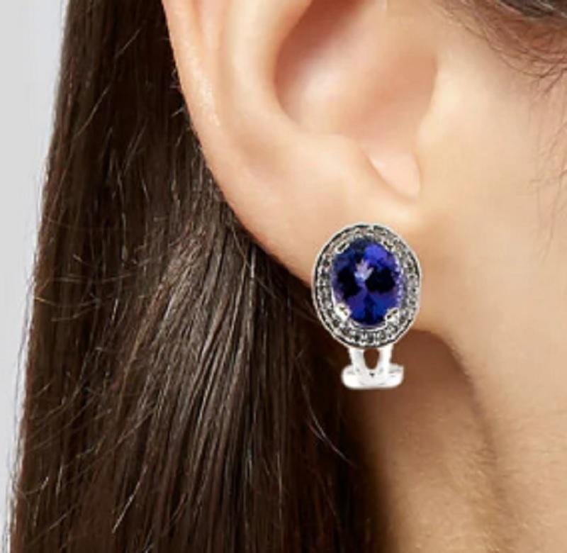 Tanzanite and Diamond Stunning Earclips In New Condition For Sale In New York, NY