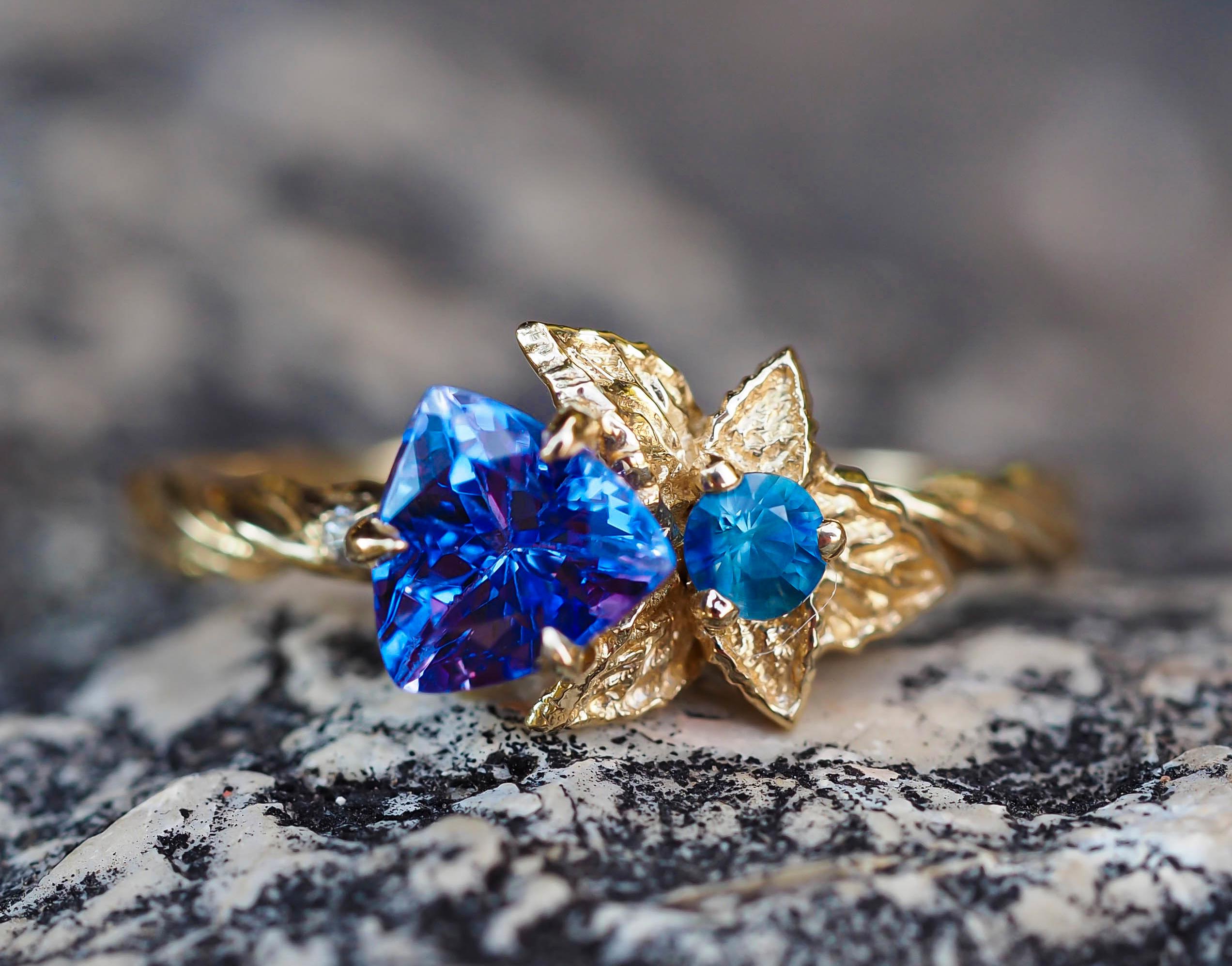 For Sale:  Tanzanite and diamonds 14k gold ring. Flower design ring with tanzanite. 3