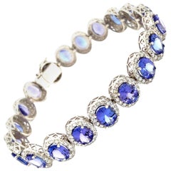 Tanzanite and Diamonds Bracelet 18 Karat Gold