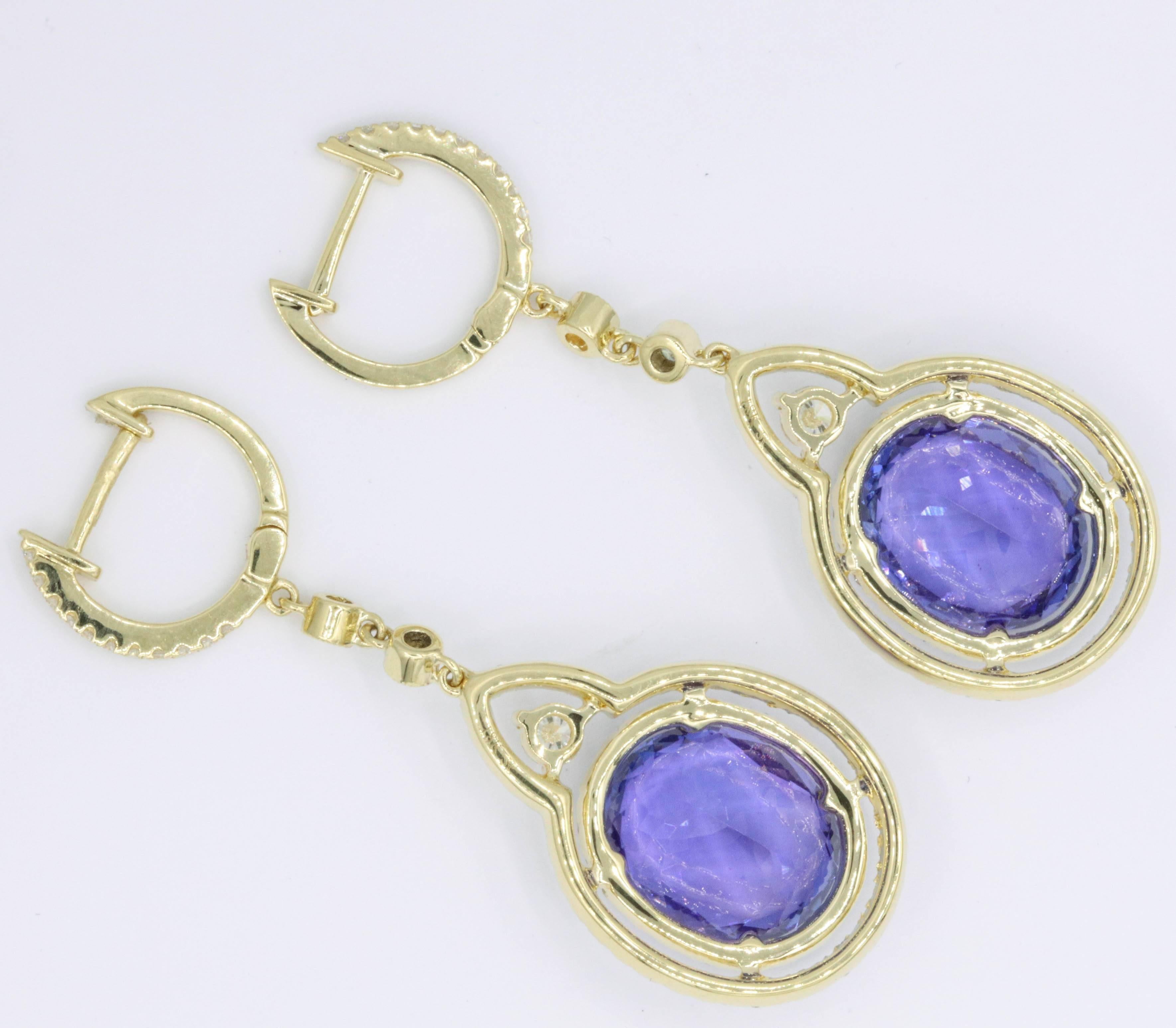 Tanzanite Diamond Dangle Earrings 13.13 Carats 18K Yellow Gold In New Condition In New York, NY