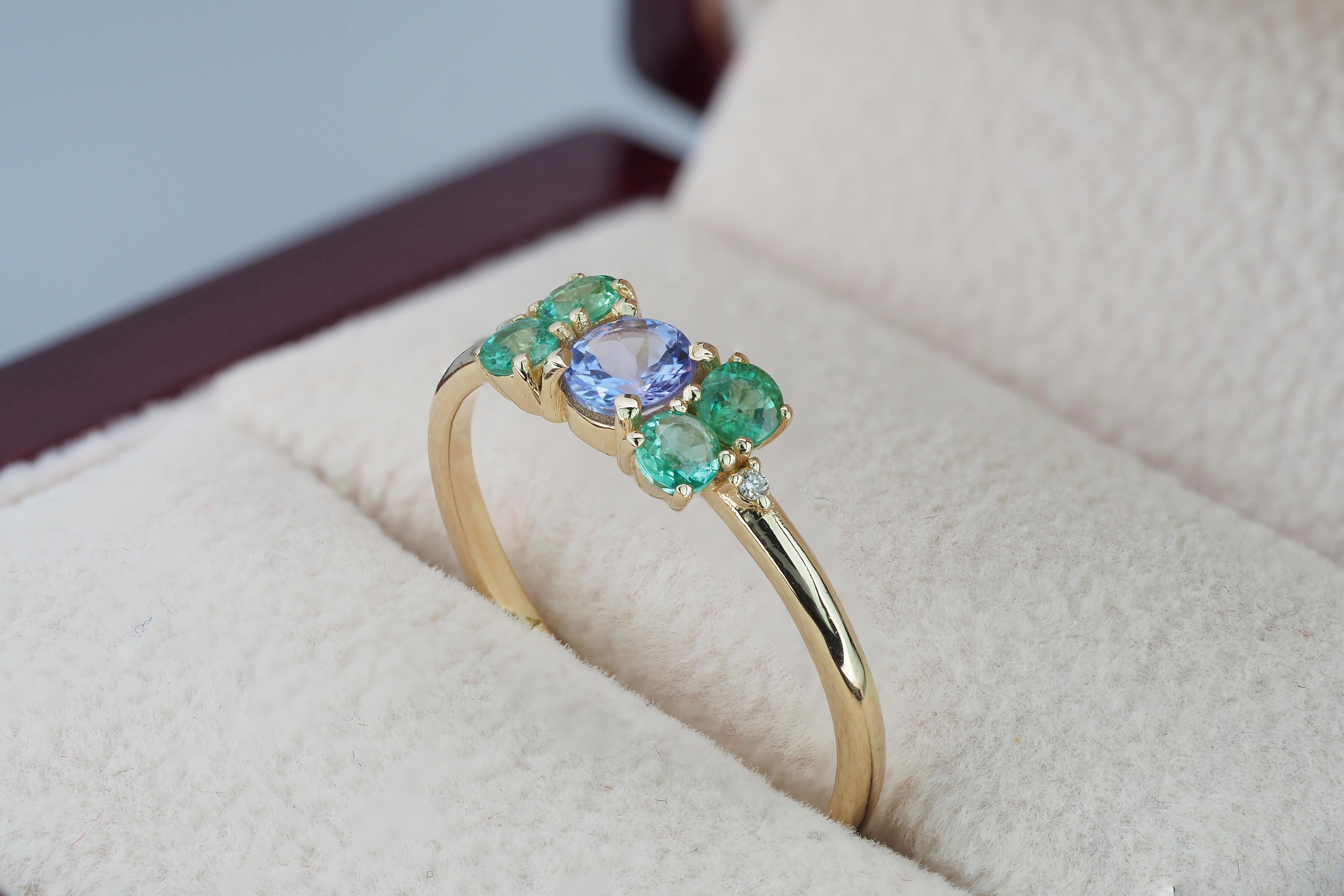 Tanzanite and emeralds 14k gold ring. Round tanzanite gold ring.  1