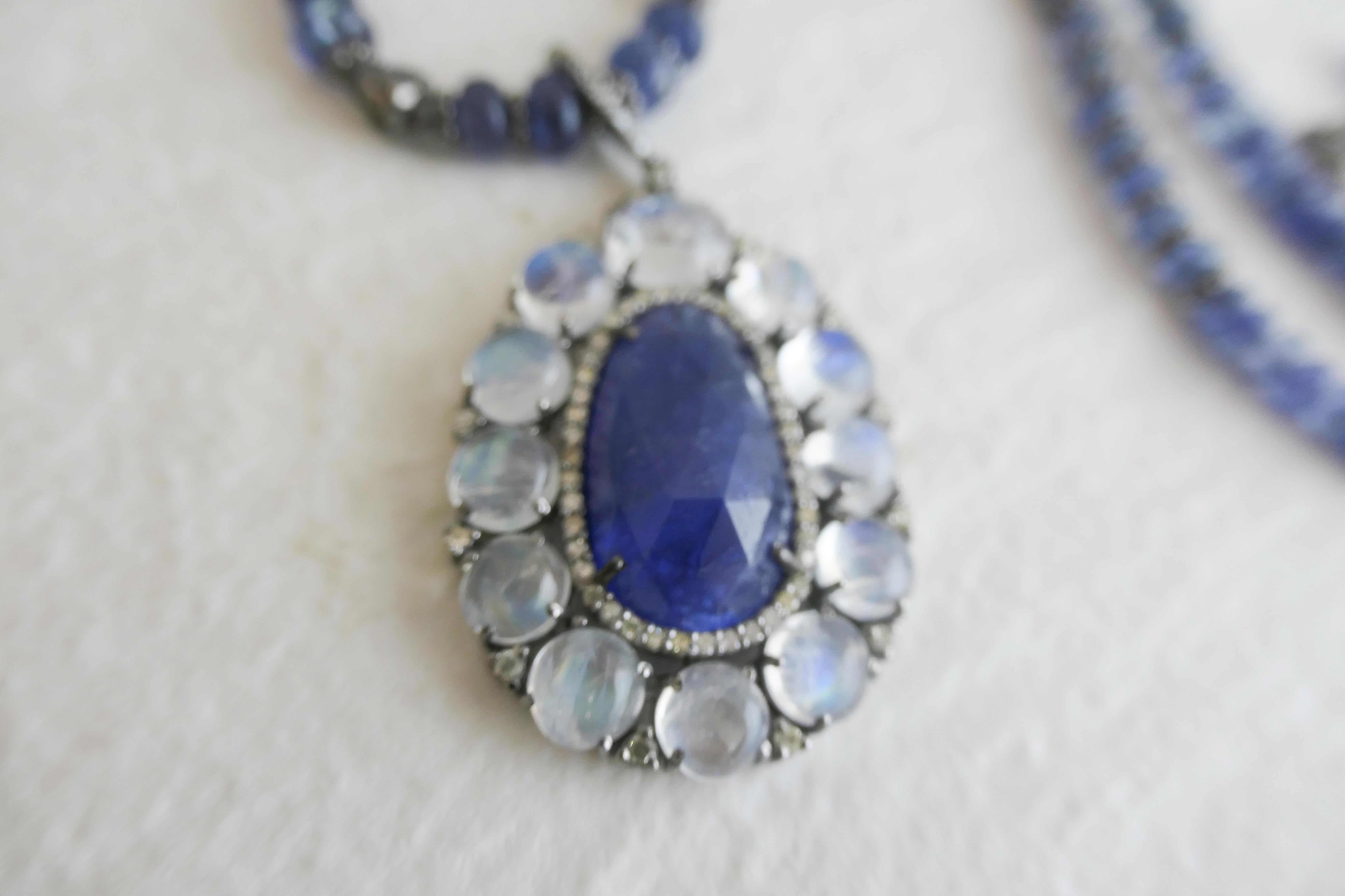 Collana in argento sterling ossidato con tanzanite e pietra di luna da 17 pollici in vendita 2