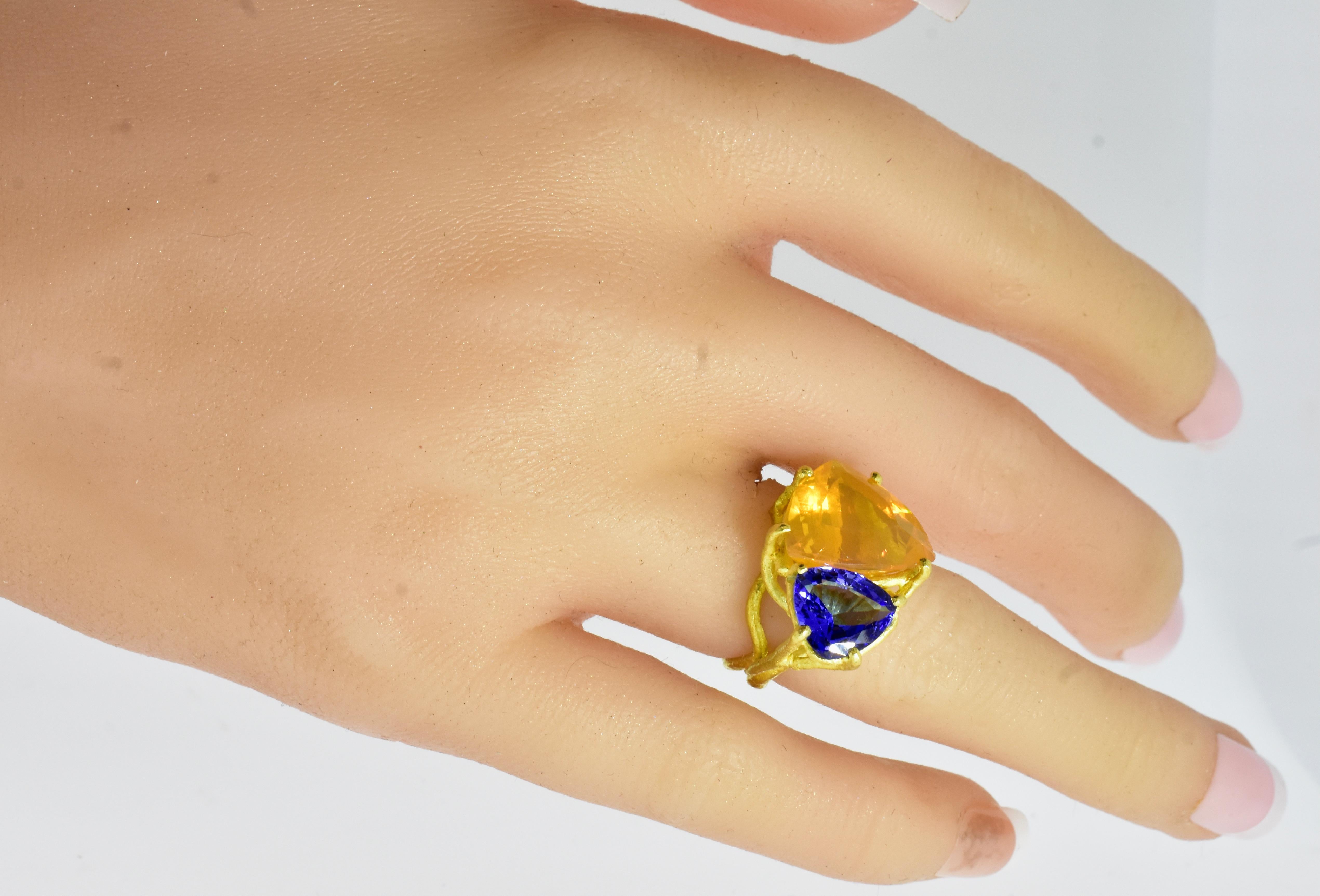 Women's or Men's Tanzanite and Opal 18K Yellow Gold Ring, Sam Shaw For Sale