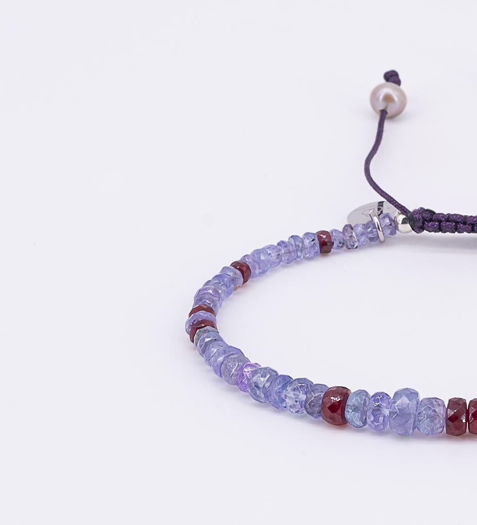 Tanzanite and ruby bracelet with purple drawstring closure In New Condition For Sale In Boostedt, SH