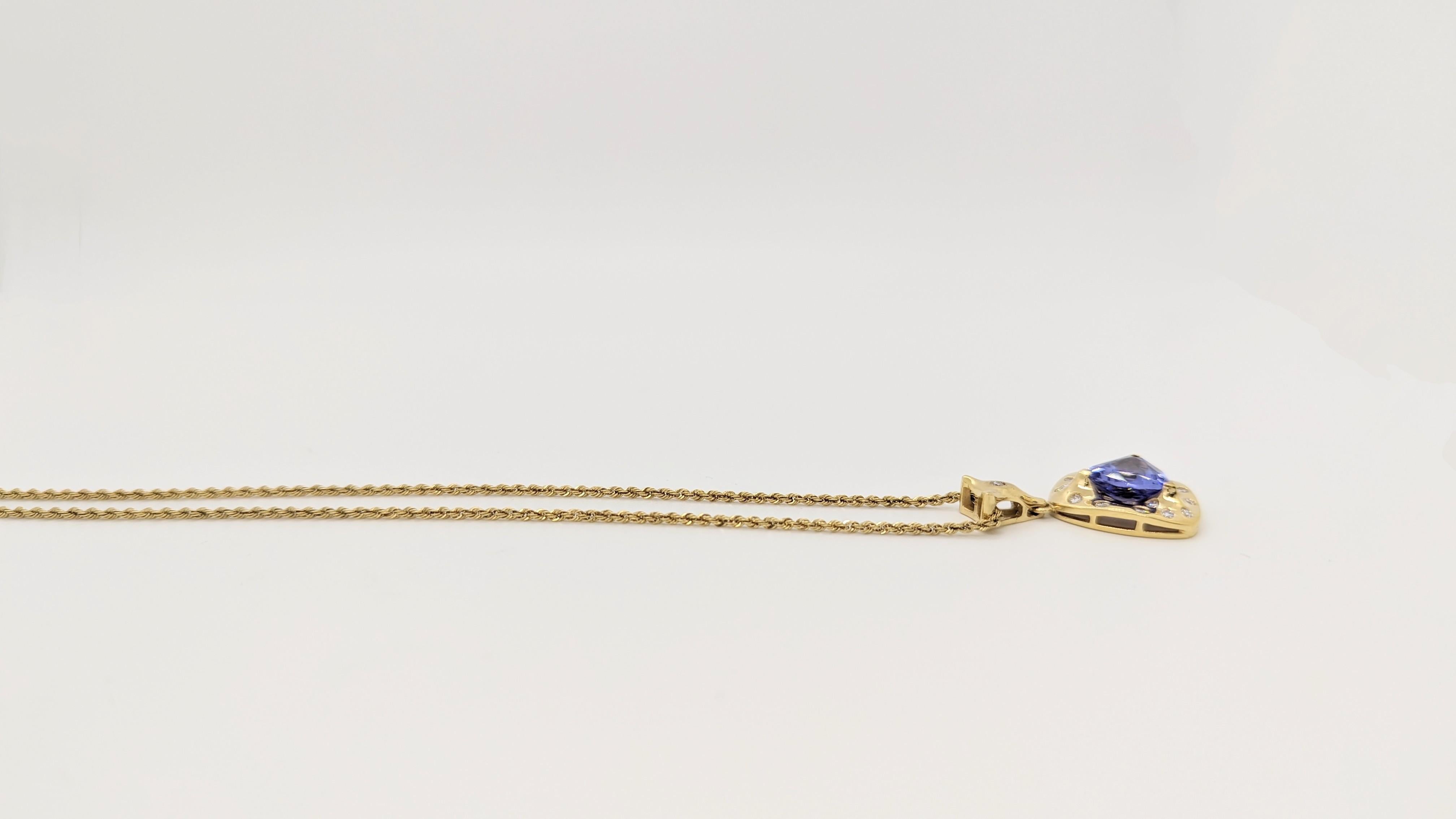 Women's or Men's Tanzanite and White Diamond Necklace in 18K Yellow Gold For Sale