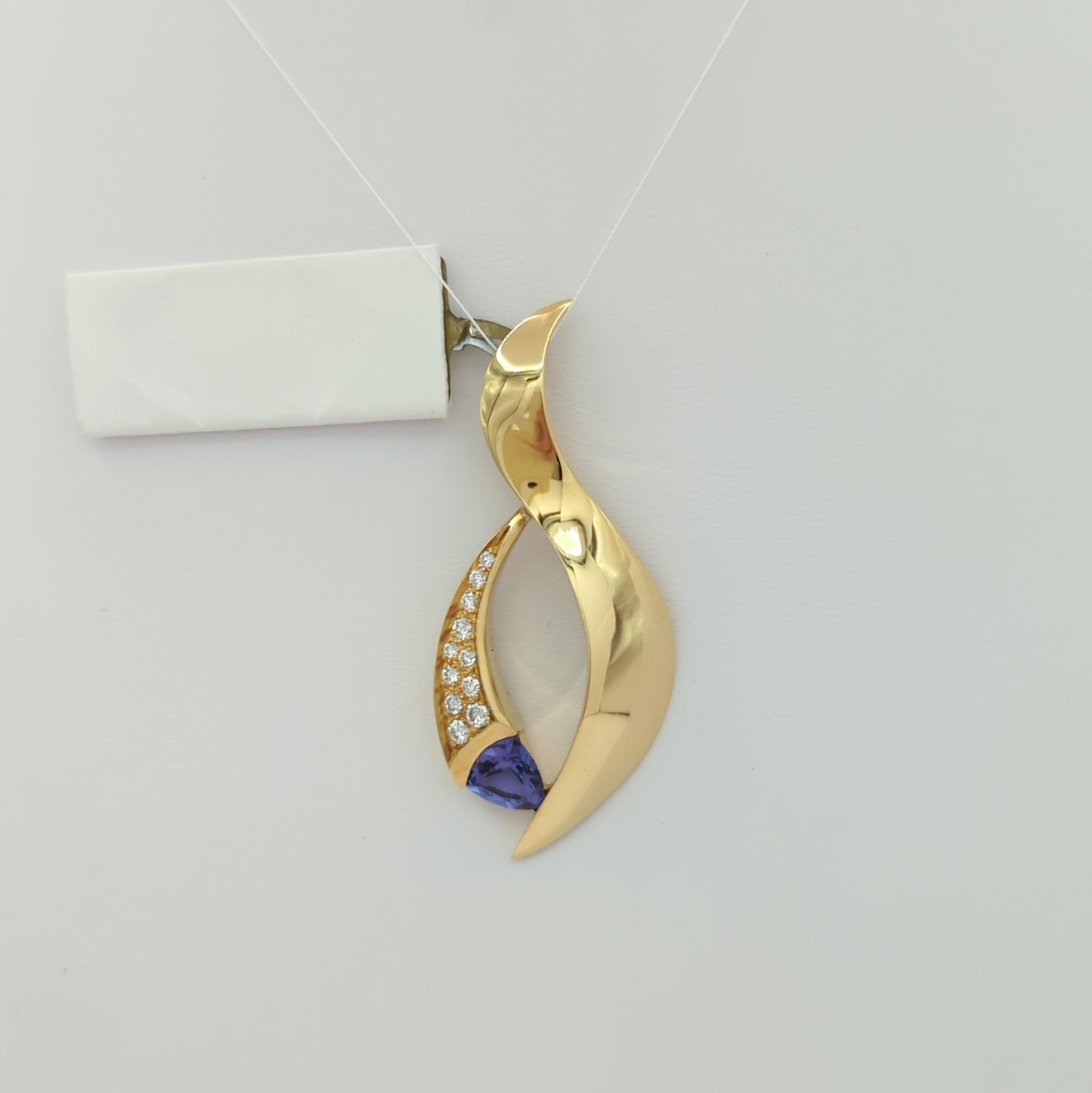Pendentif en or jaune 18 carats Tanzanite et diamant blanc Unisexe en vente