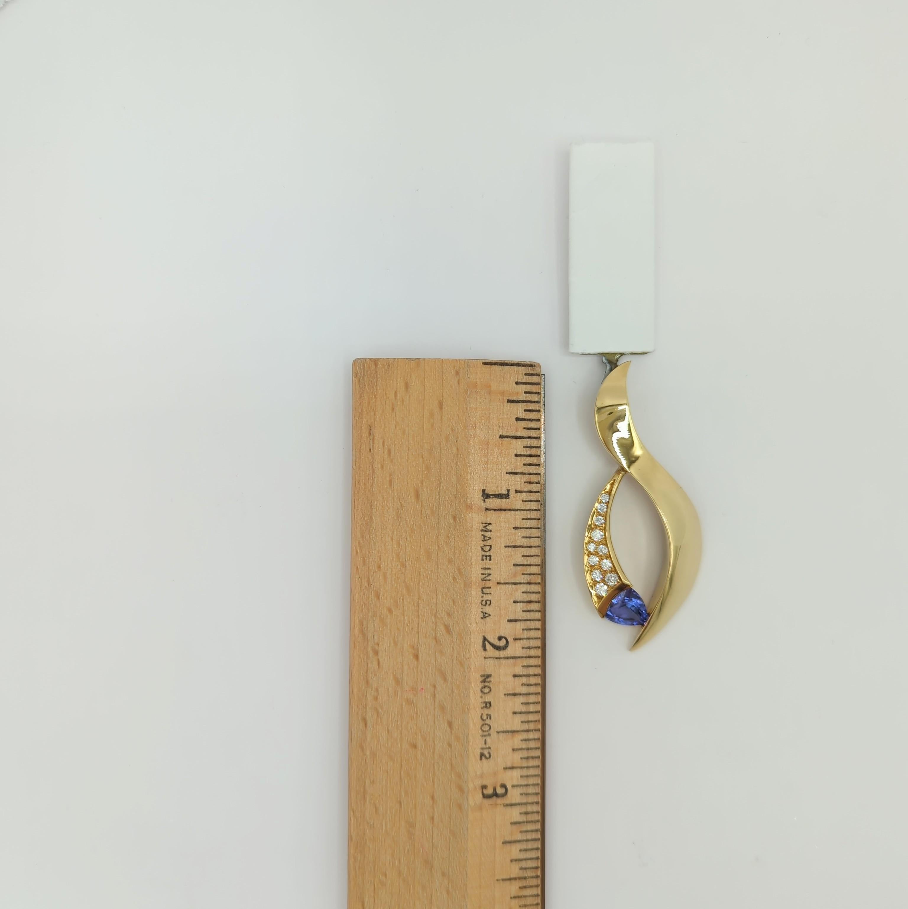 Pendentif en or jaune 18 carats Tanzanite et diamant blanc en vente 2