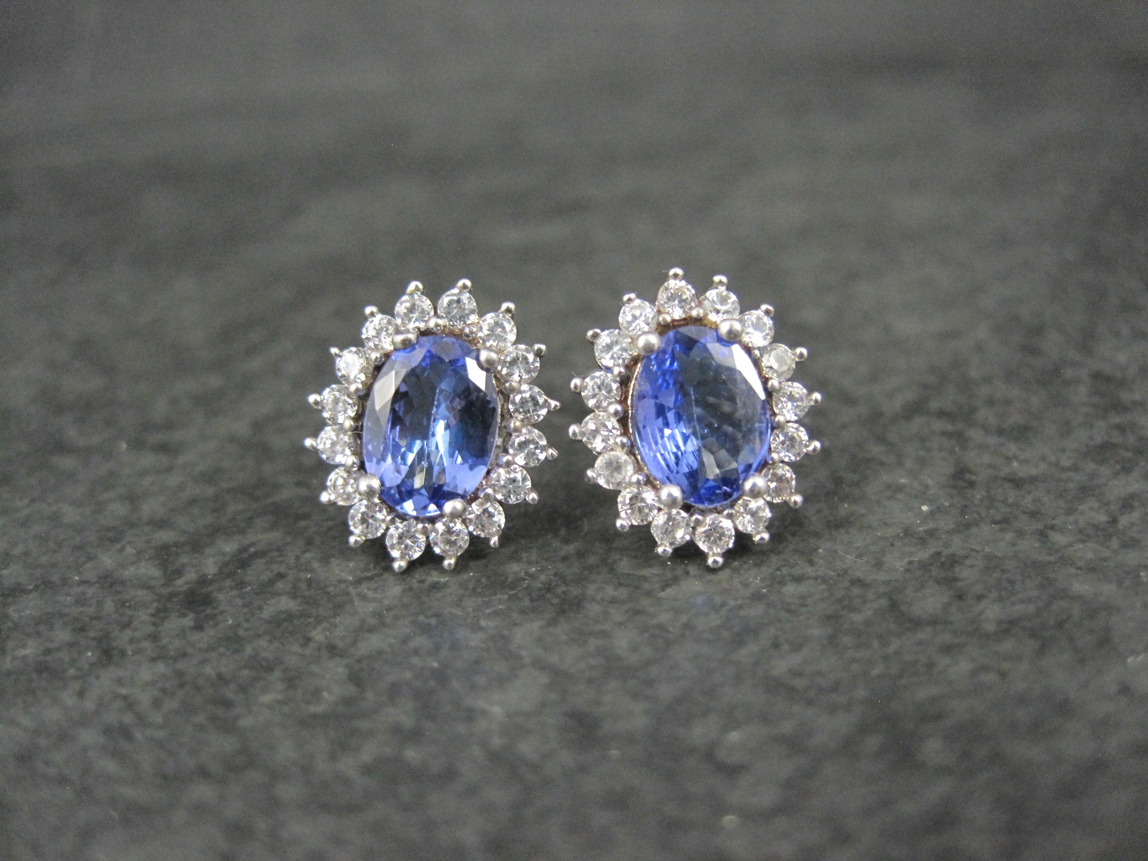 Orecchini con tanzanite e spinello bianco in argento sterling in vendita 4