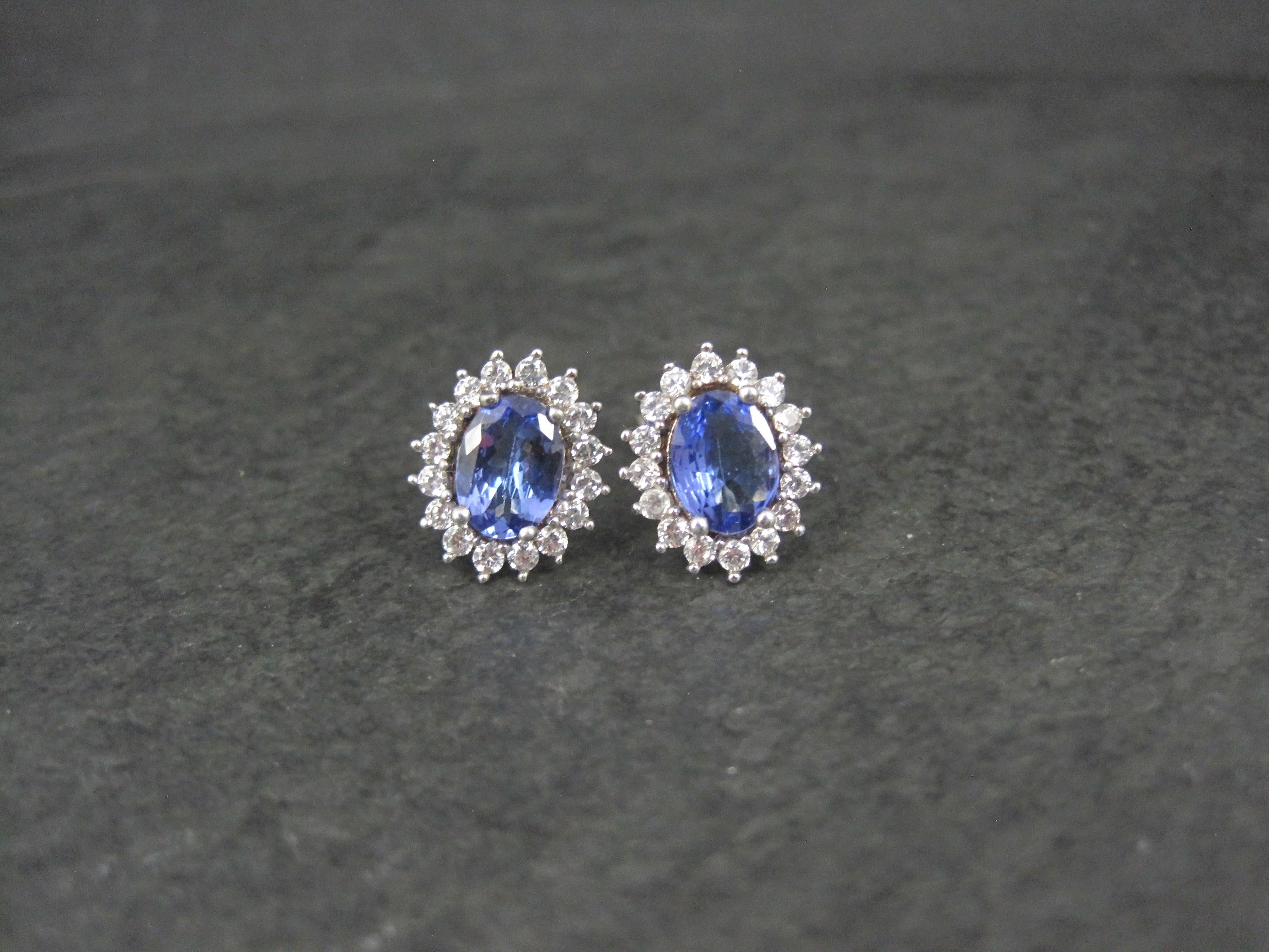 Moderno Orecchini con tanzanite e spinello bianco in argento sterling in vendita