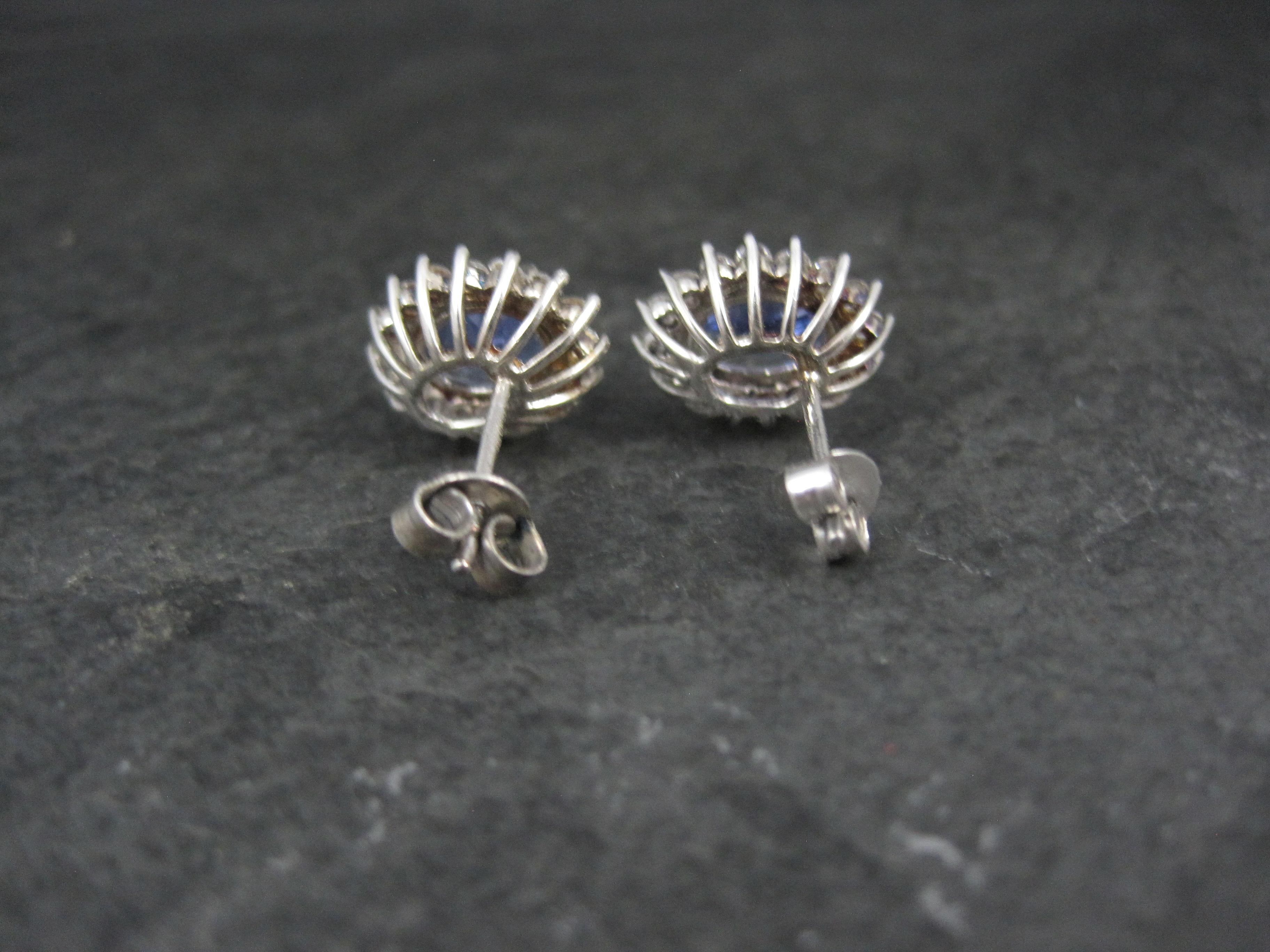Orecchini con tanzanite e spinello bianco in argento sterling in vendita 1
