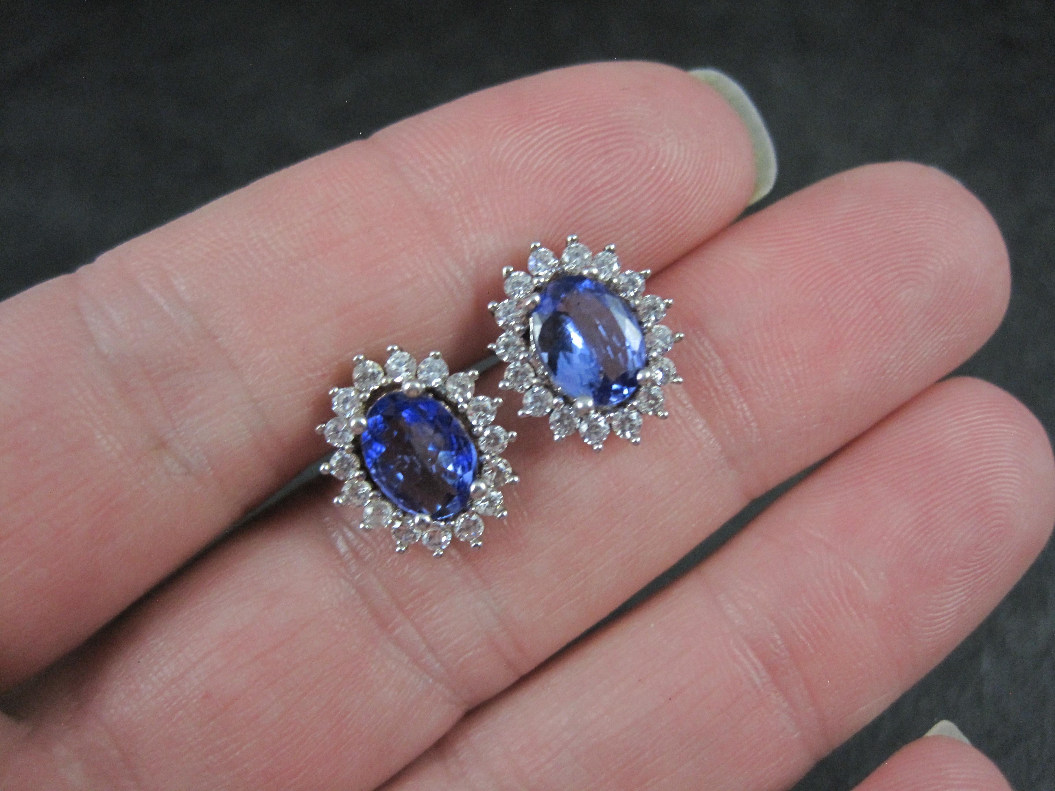 Orecchini con tanzanite e spinello bianco in argento sterling in vendita 2