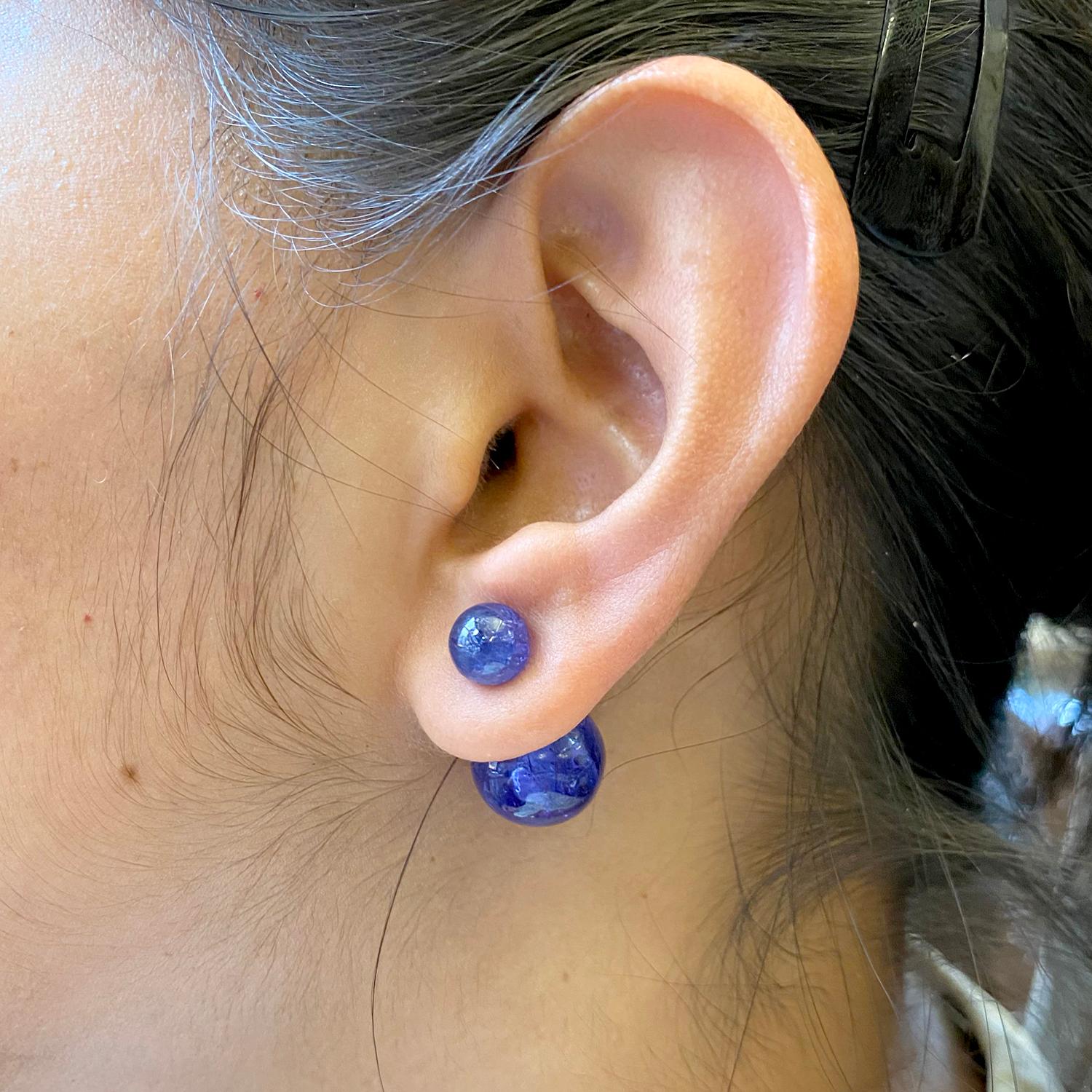 14kt: 1,78g,
Tanzanite:57,93ct
Dimensioni: 8-14 MM