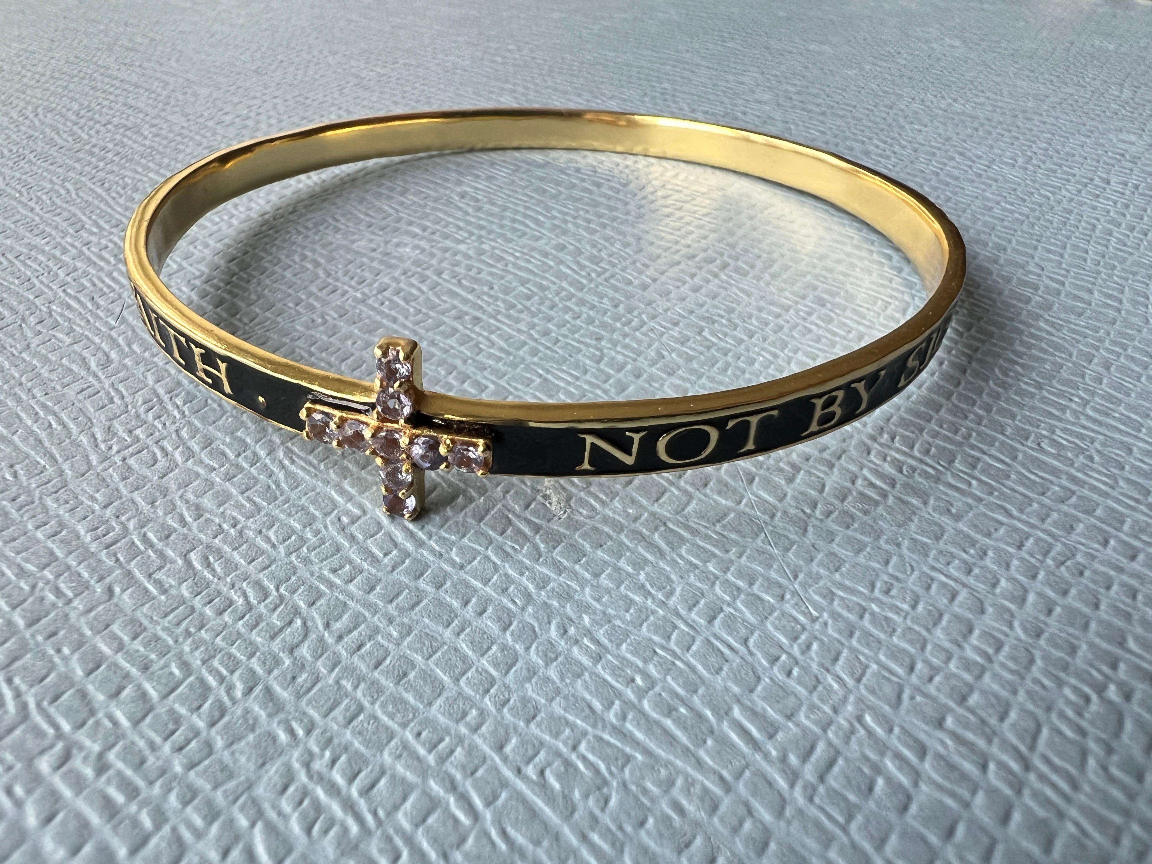 Bracciale Bangle con tanzanite e croce smaltata nera in vendita 7