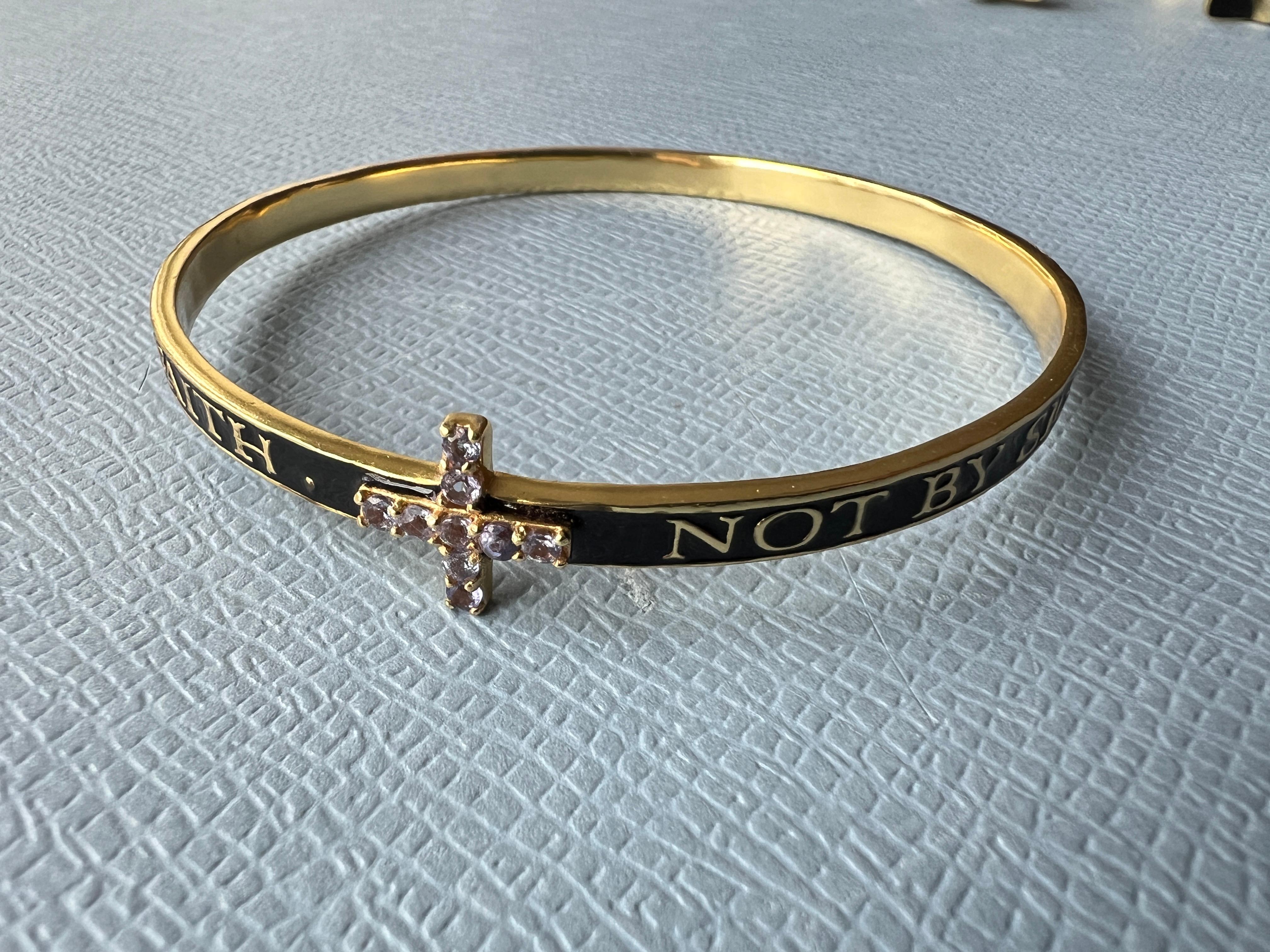 Bracciale Bangle con tanzanite e croce smaltata nera in vendita 8