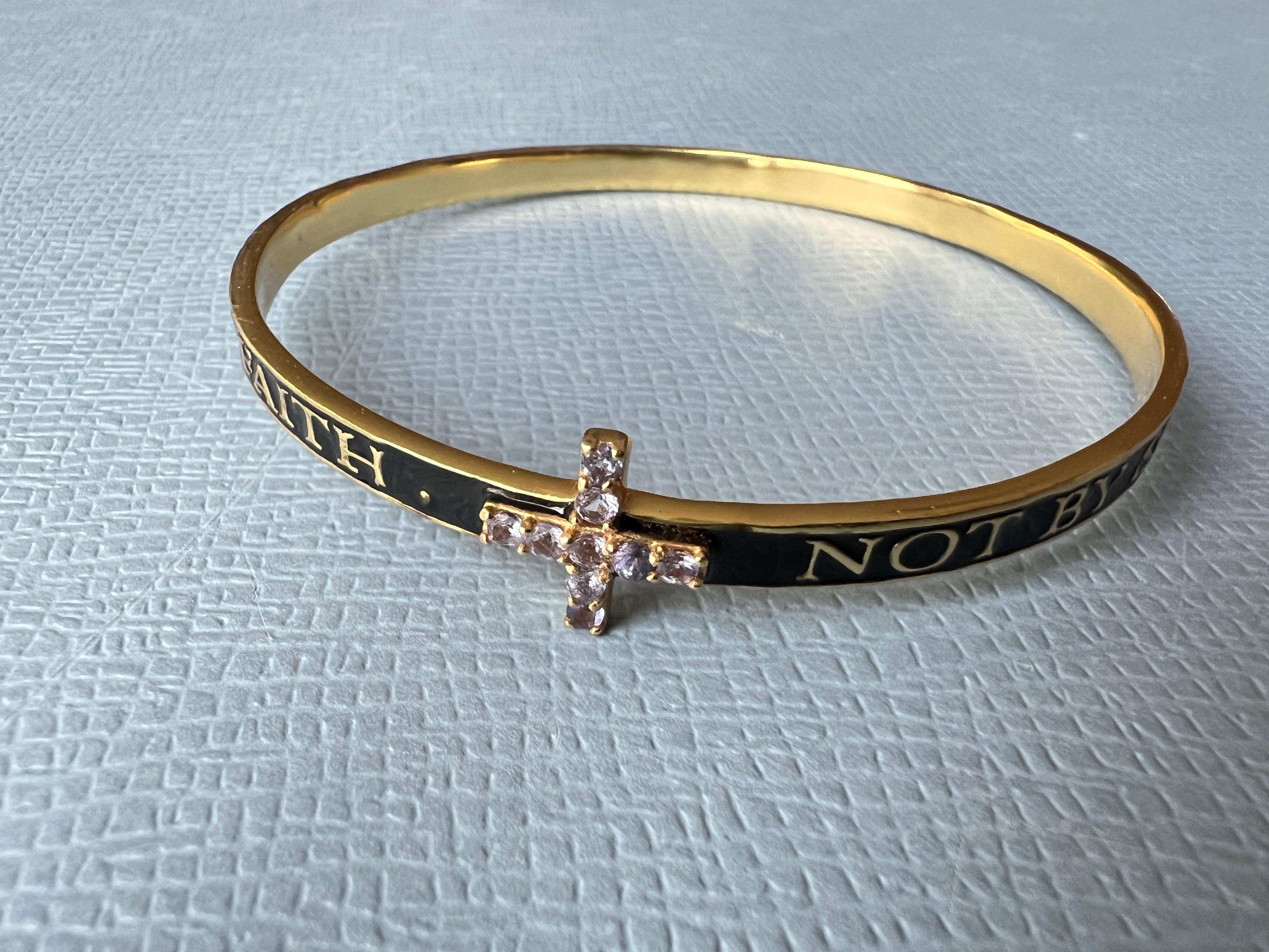 Bracciale Bangle con tanzanite e croce smaltata nera in vendita 5