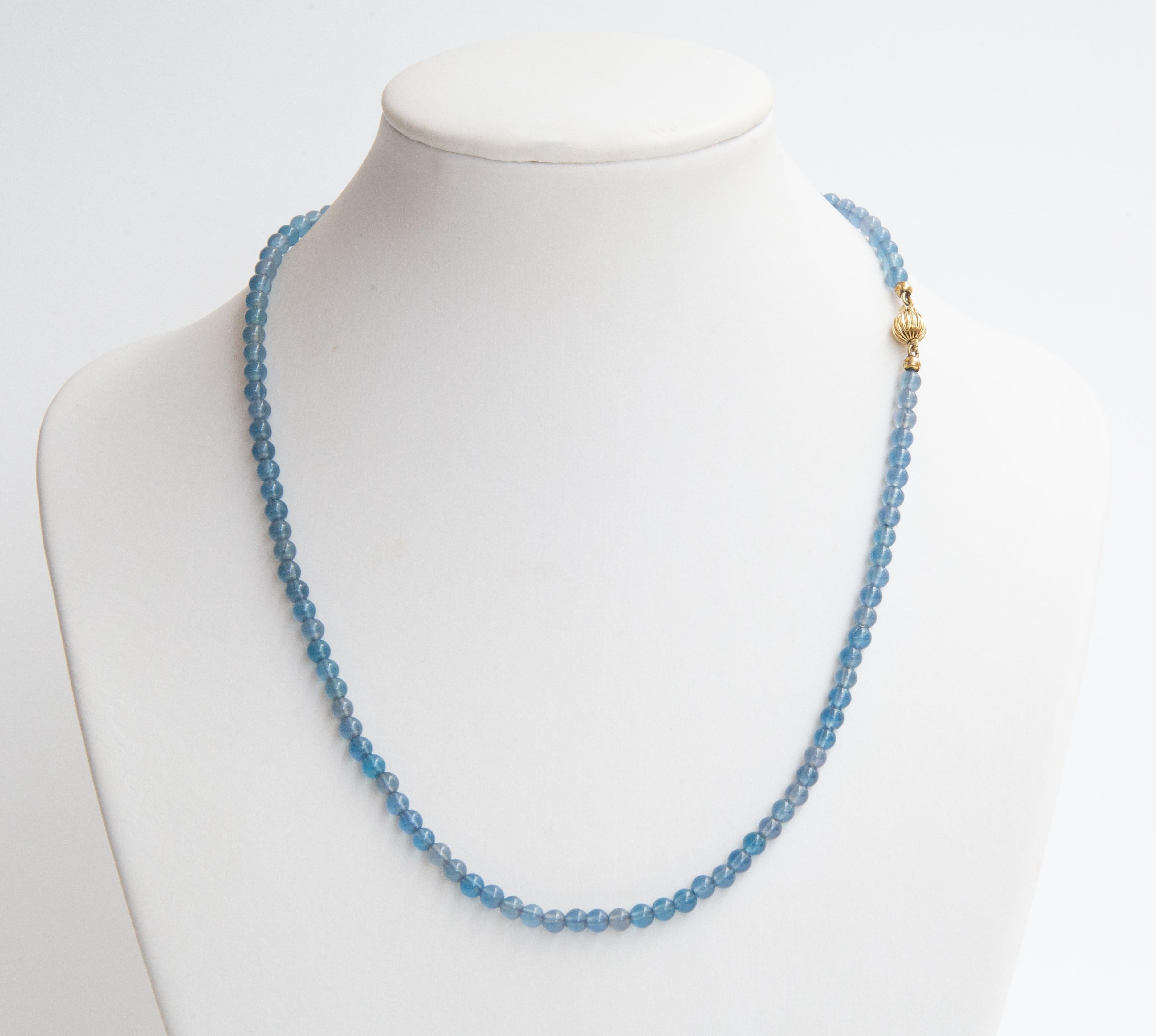 Moderne Collier de perles de Tanzanite Choker avec fermoir en or jaune 14 carats en vente