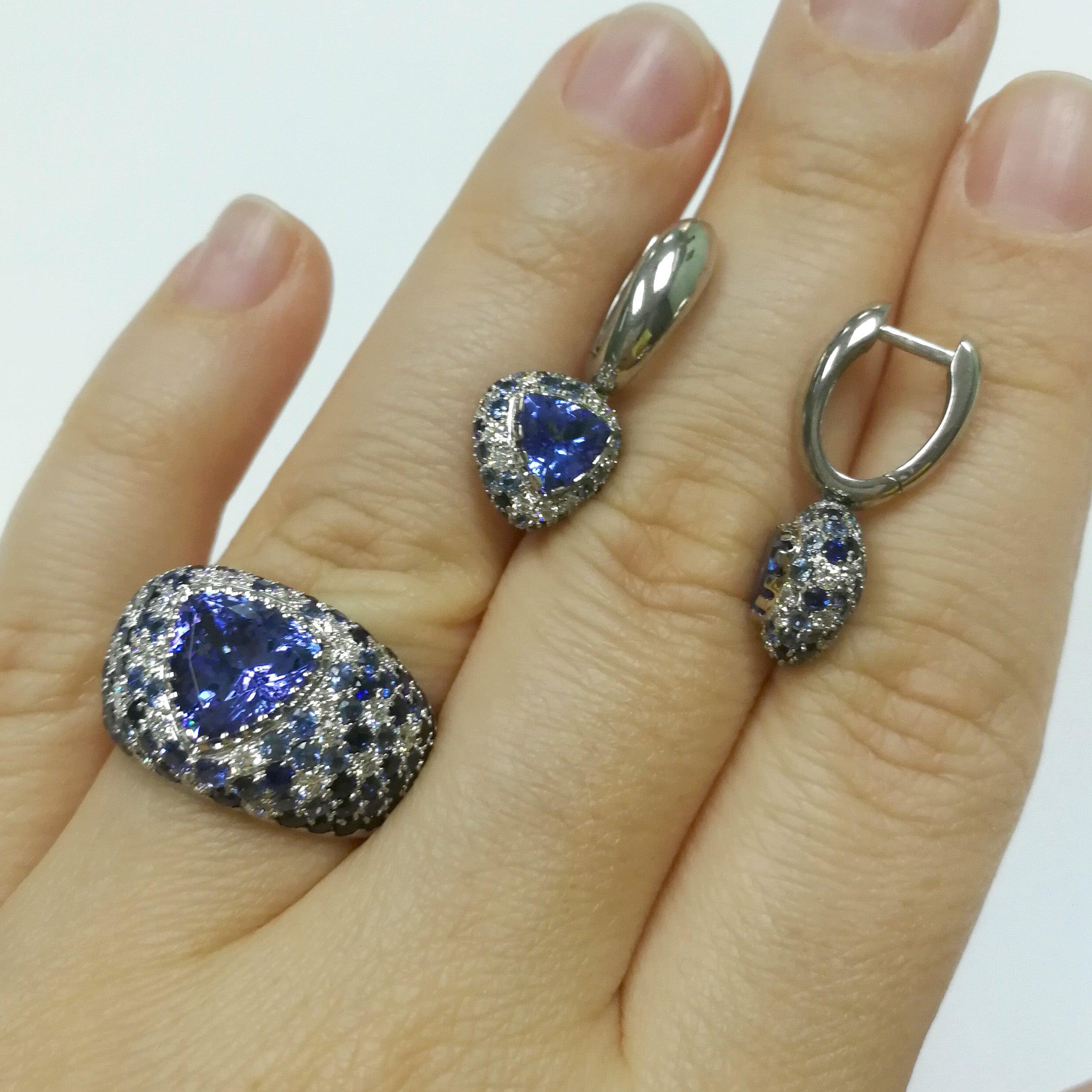Tanzanite Blue Sapphires Diamonds White 18 Karat Gold Riviera Suite 7