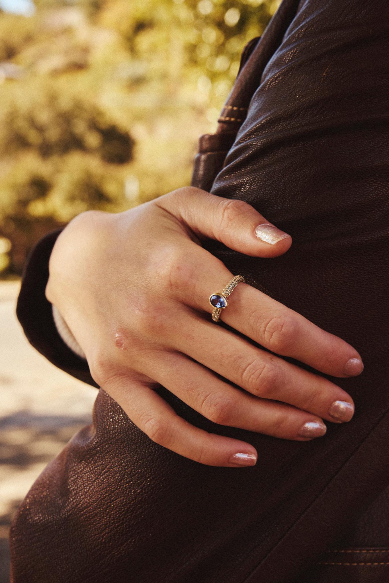 Femenino o masculino Anillo de tanzanita y topacio azul en venta