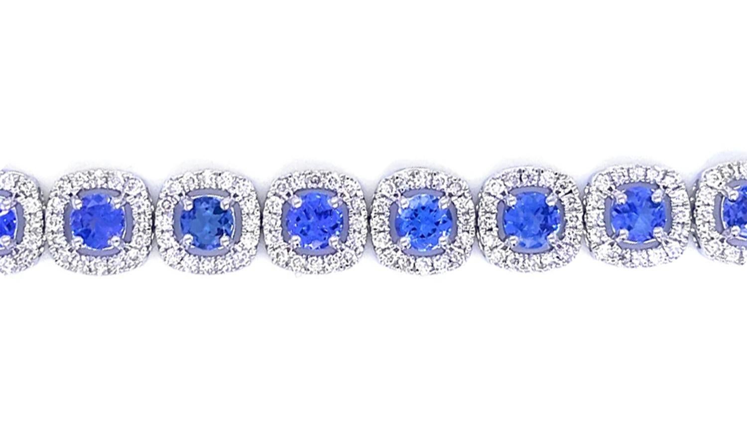 Contemporary Tanzanite Bracelet With Diamonds 8.40 Carats 14K White Gold For Sale
