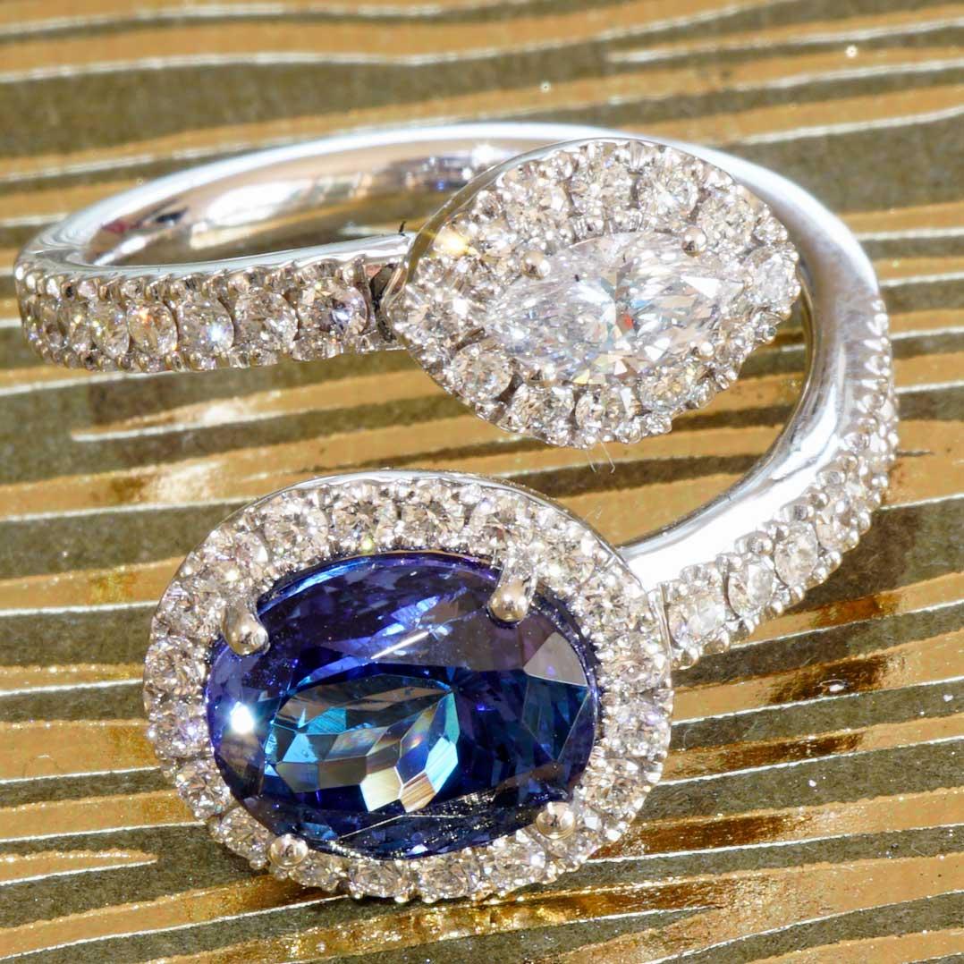 Tansanit Brillant Ring Zwilling Design 3,3 ct 1,06 ct Navette TW VS fantastisch aussehen (Ovalschliff) im Angebot