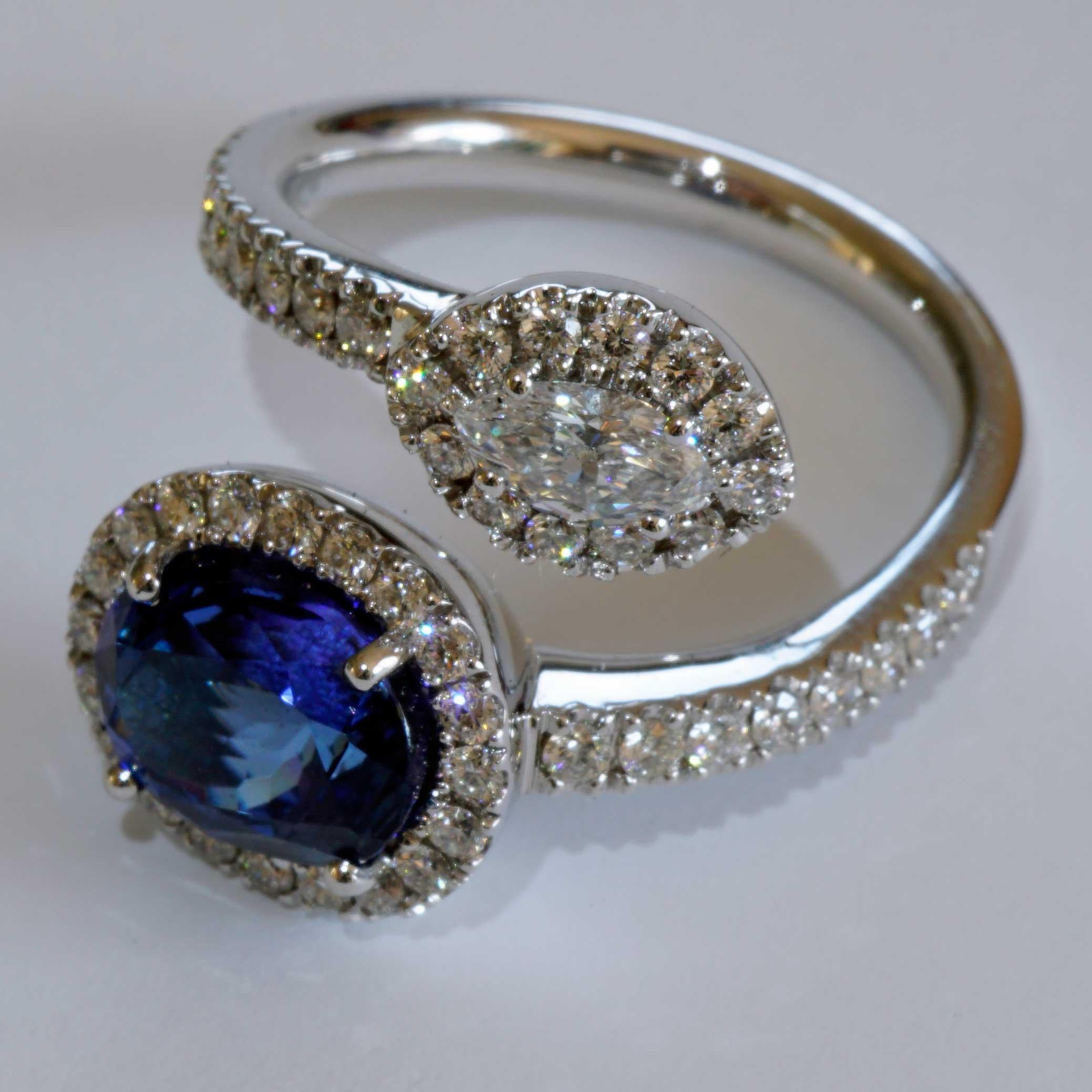 Tansanit Brillant Ring Zwilling Design 3,3 ct 1,06 ct Navette TW VS fantastisch aussehen für Damen oder Herren im Angebot
