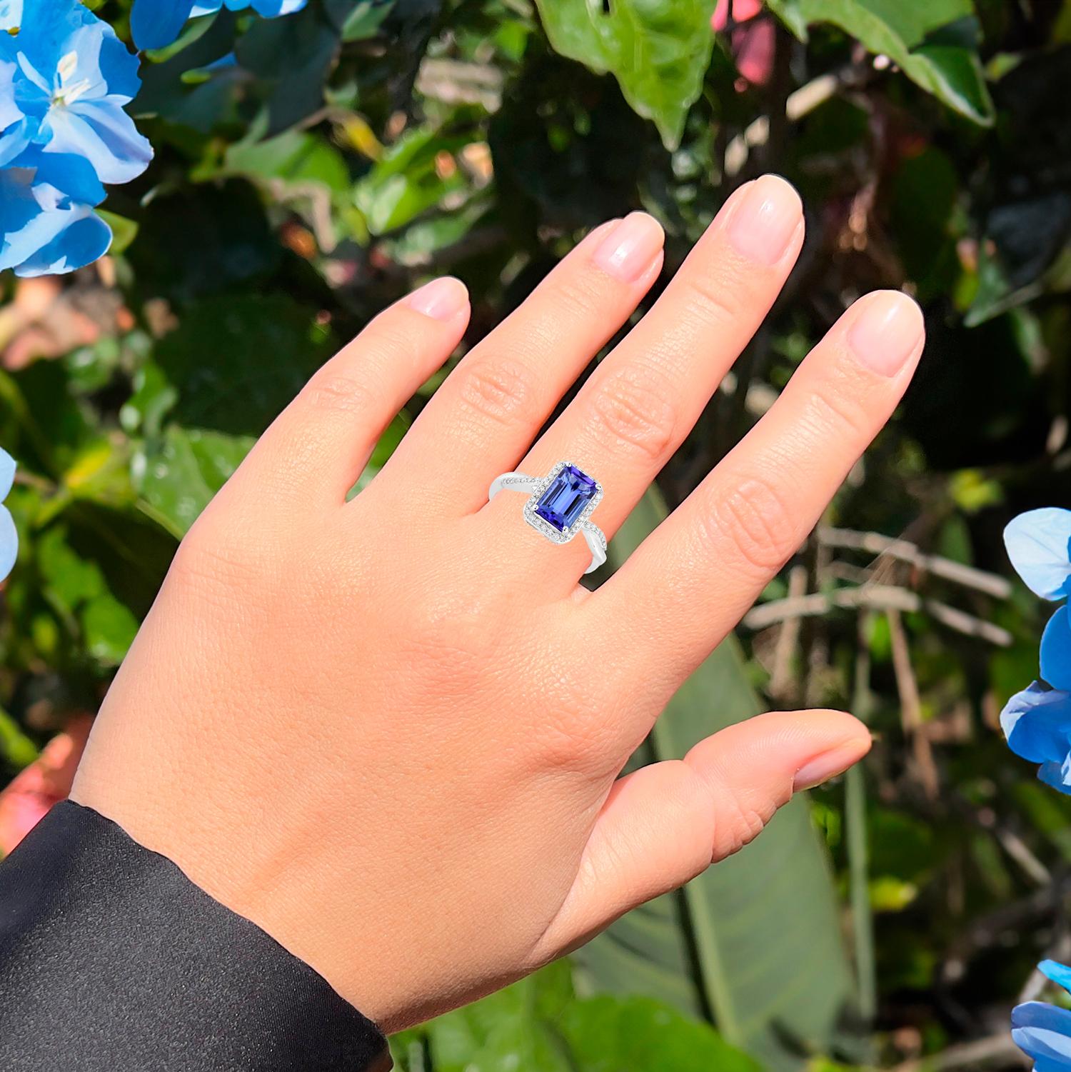 Contemporary Tanzanite Cocktail Ring Diamond Halo 2.1 Carats Total 14K Gold For Sale