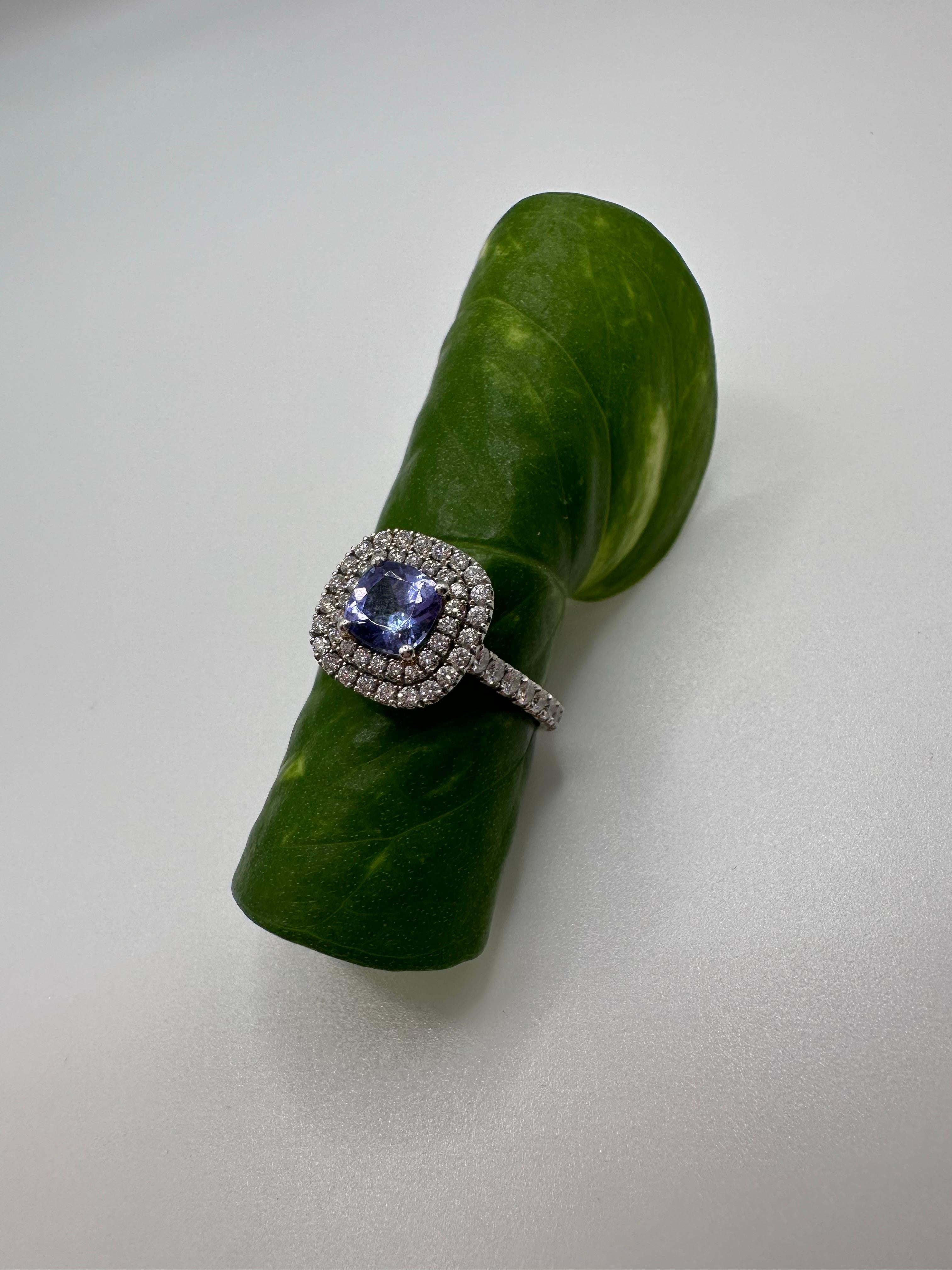 Tanzanite Cushion Diamond ring 14KT gold diamond ring double halo ring in vendita 1