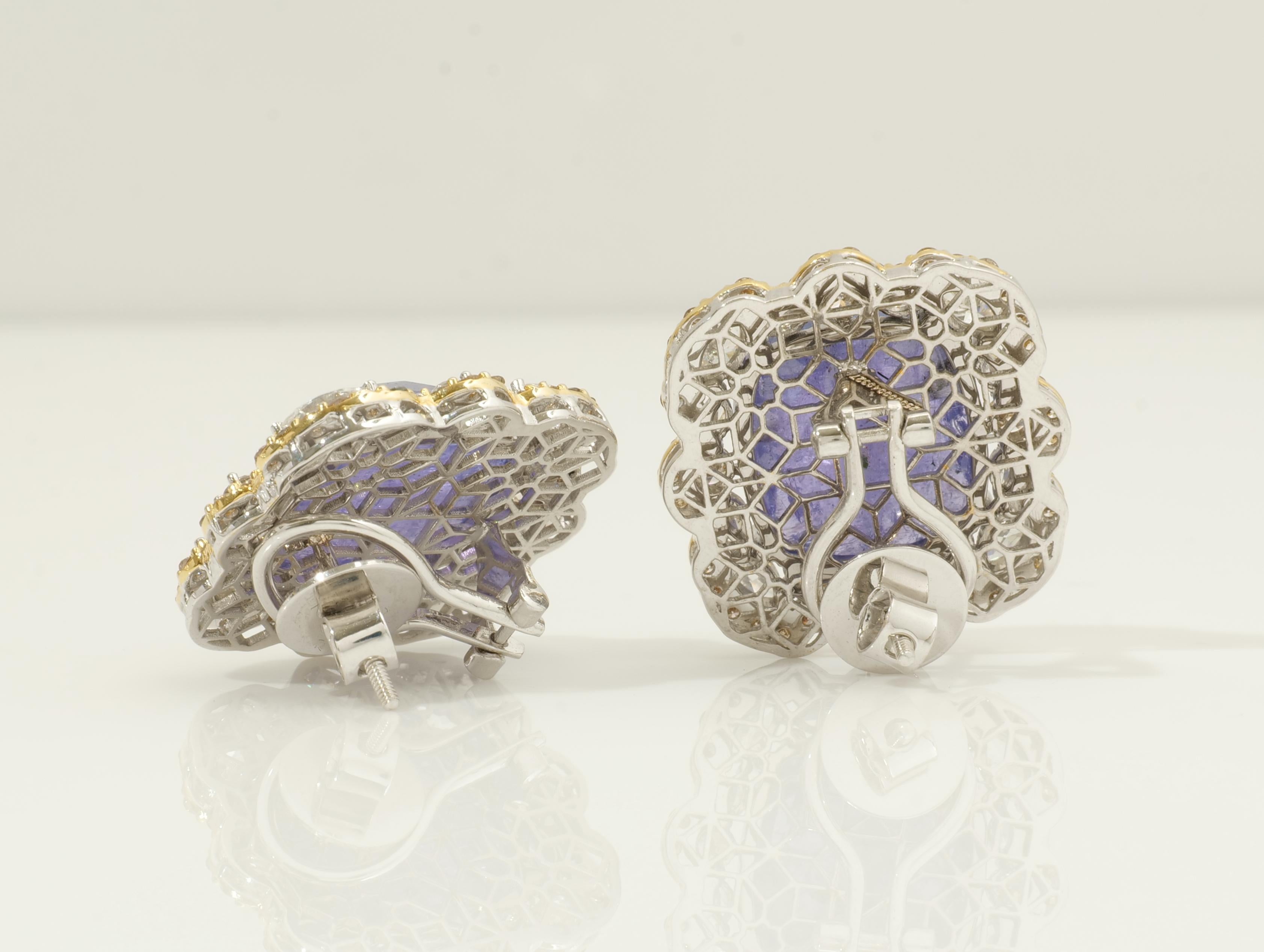 Orecchini con diamante a forma di cuscino di tanzanite in oro massiccio 14K (certificati) in vendita 2