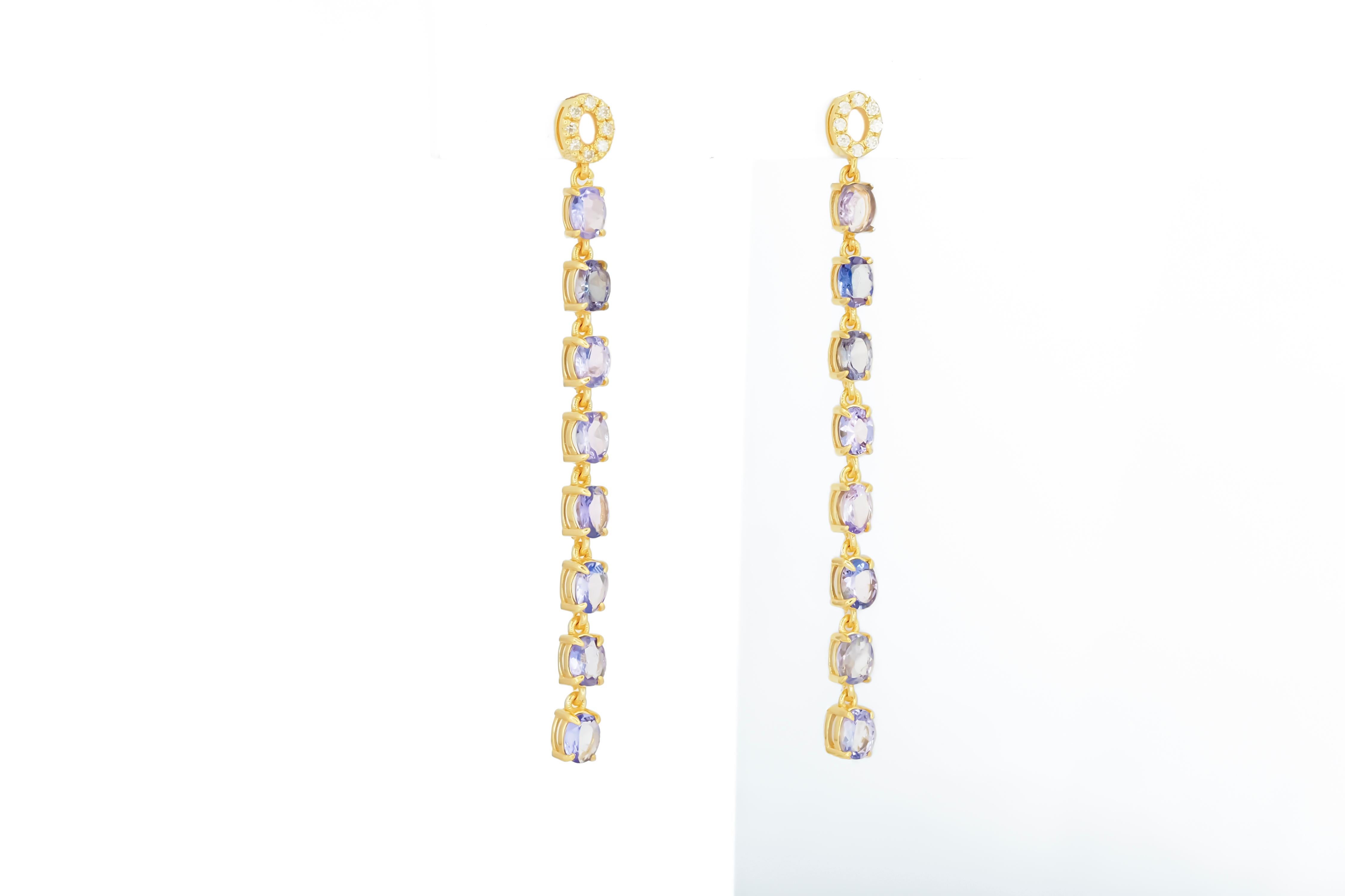 Moderno Orecchini pendenti di tanzanite in oro 14 carati in vendita