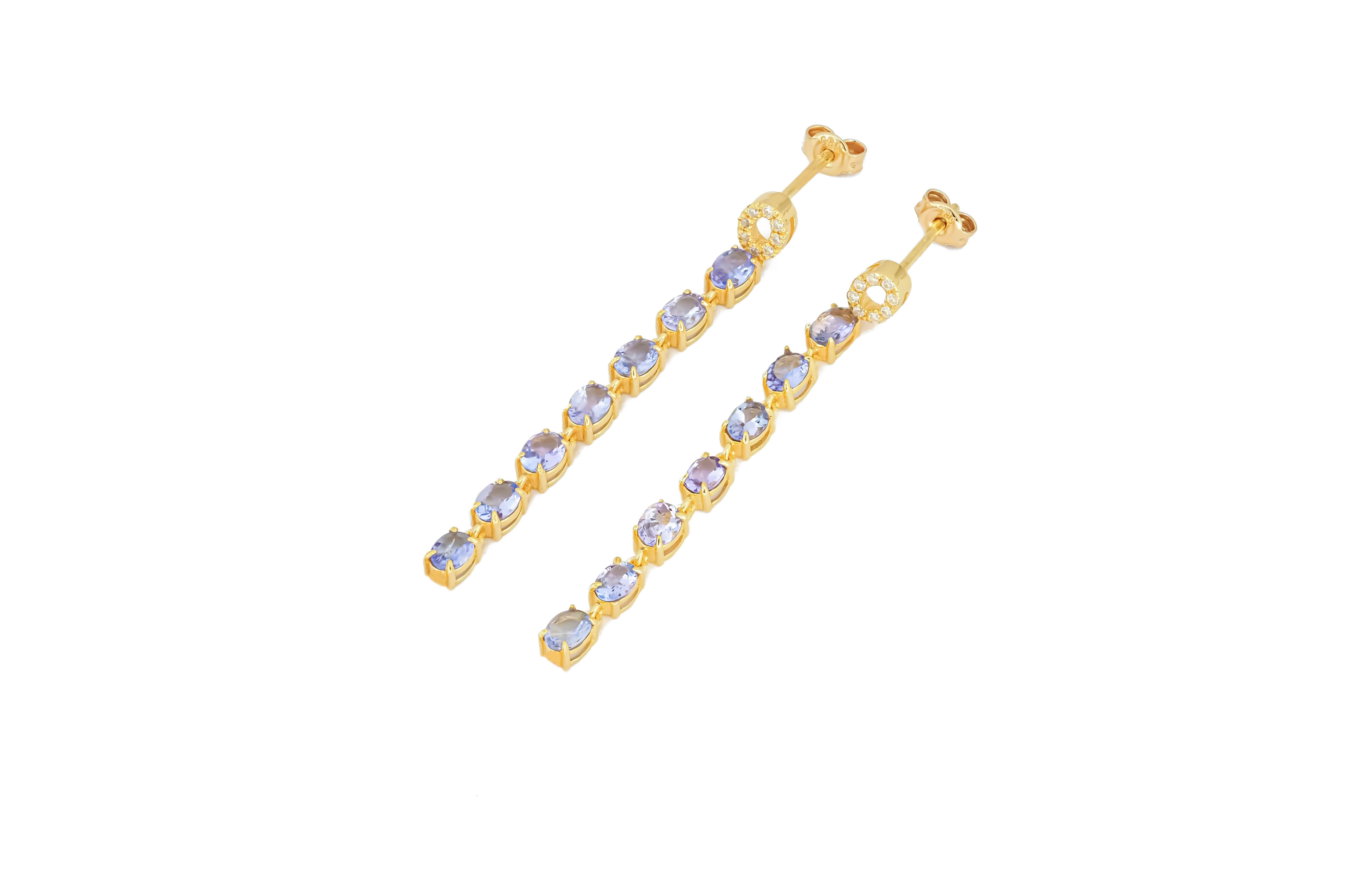 Tanzanite dangle earrings studs in 14k gold. In New Condition For Sale In Istanbul, TR