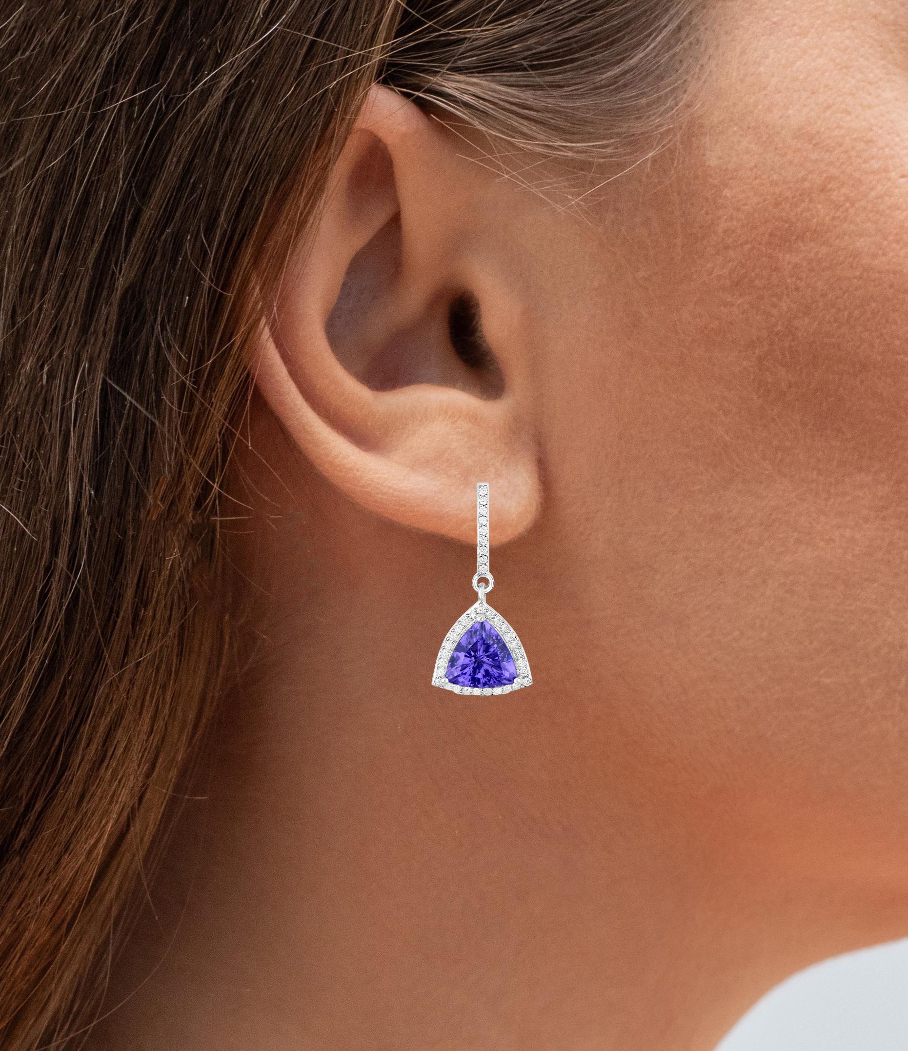 Contemporary Tanzanite Dangle Earrings With Diamonds 3.86 Carats 14K White Gold For Sale