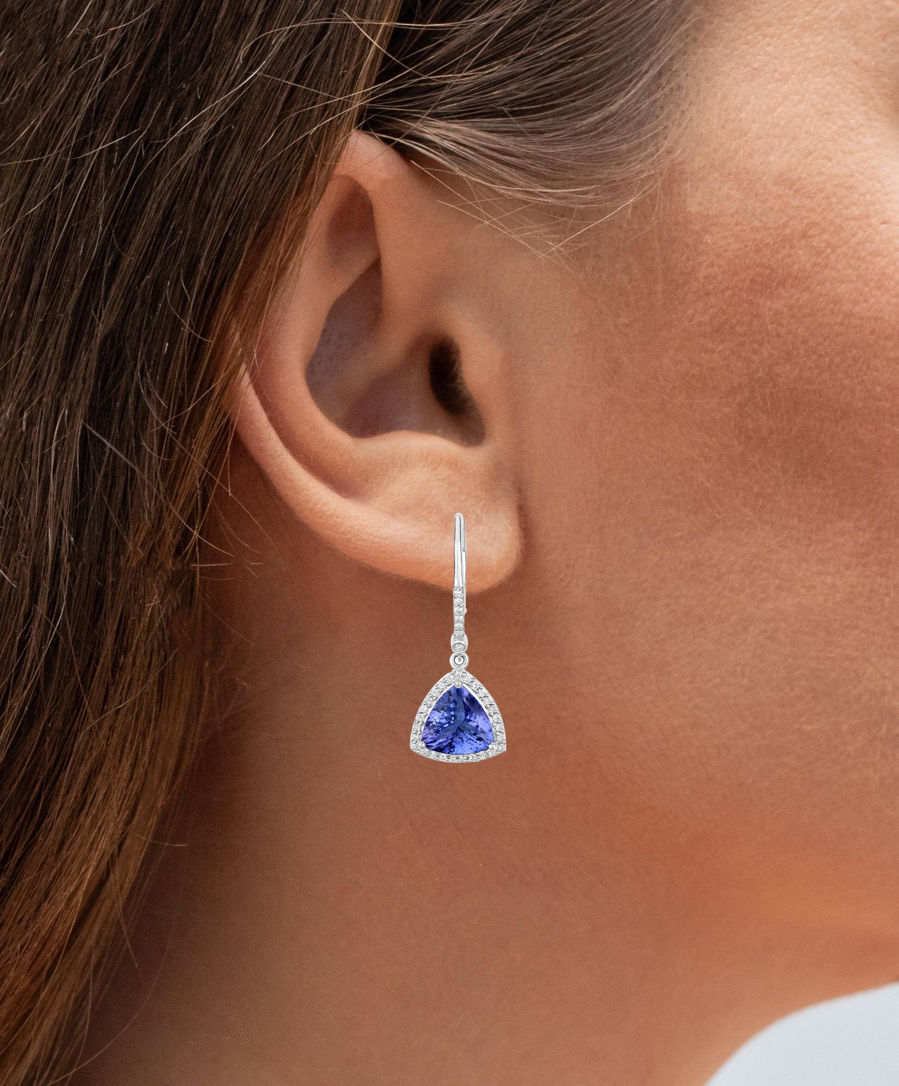 Contemporary Tanzanite Dangle Earrings With Diamonds 4.61 Carats 14K White Gold For Sale