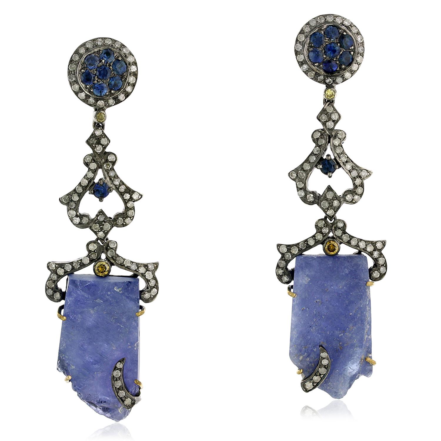Roher Tansanit-Ohrringe mit Saphiren und Pavé-Diamanten aus 18 Karat Gold und Silber (Gemischter Schliff) im Angebot