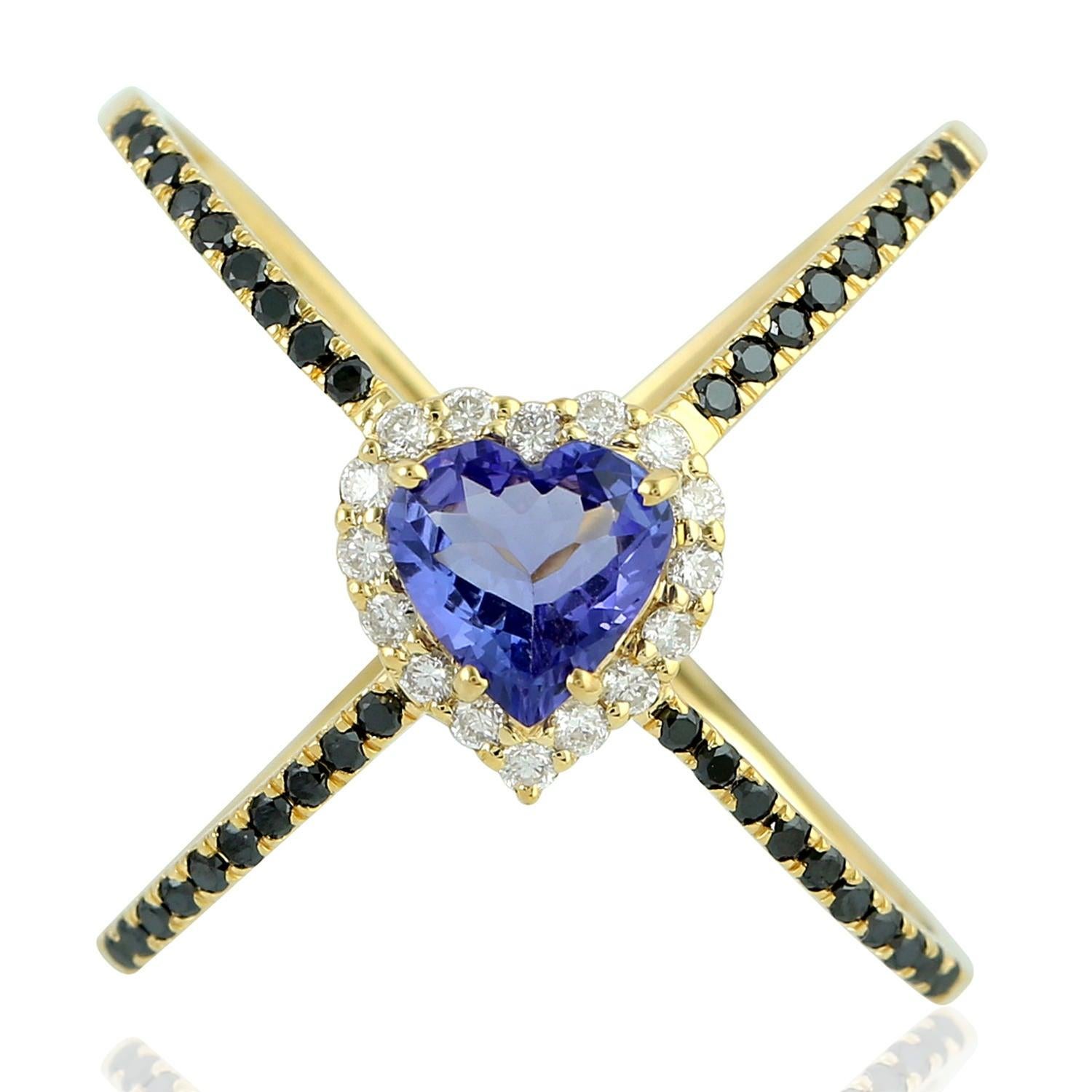 For Sale:  Tanzanite Diamond 18 Karat Gold Heart X Ring 4