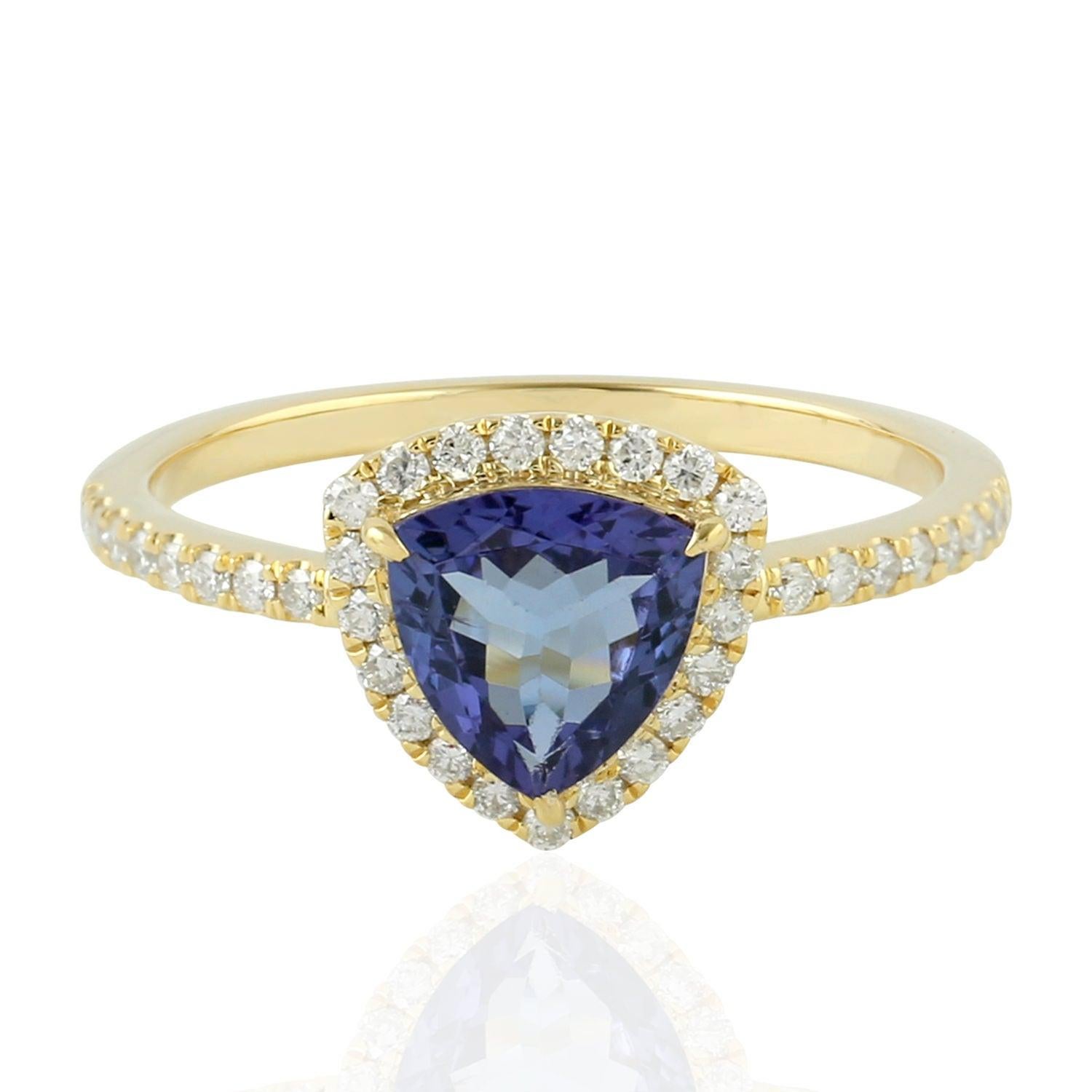 For Sale:  Tanzanite Diamond 18 Karat Gold Ring 4